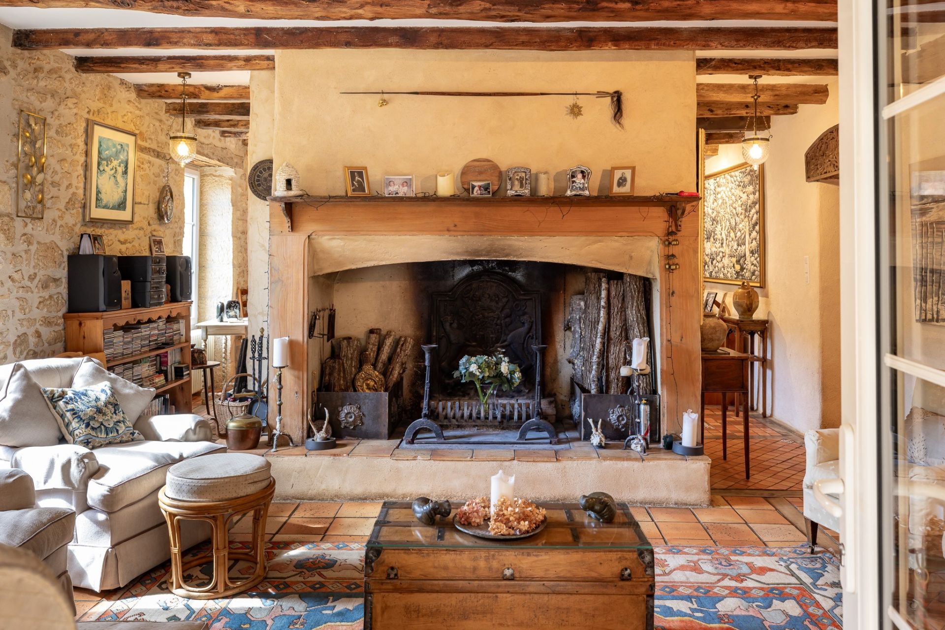 luxury house 15 Rooms for sale on LES EYZIES (24260)