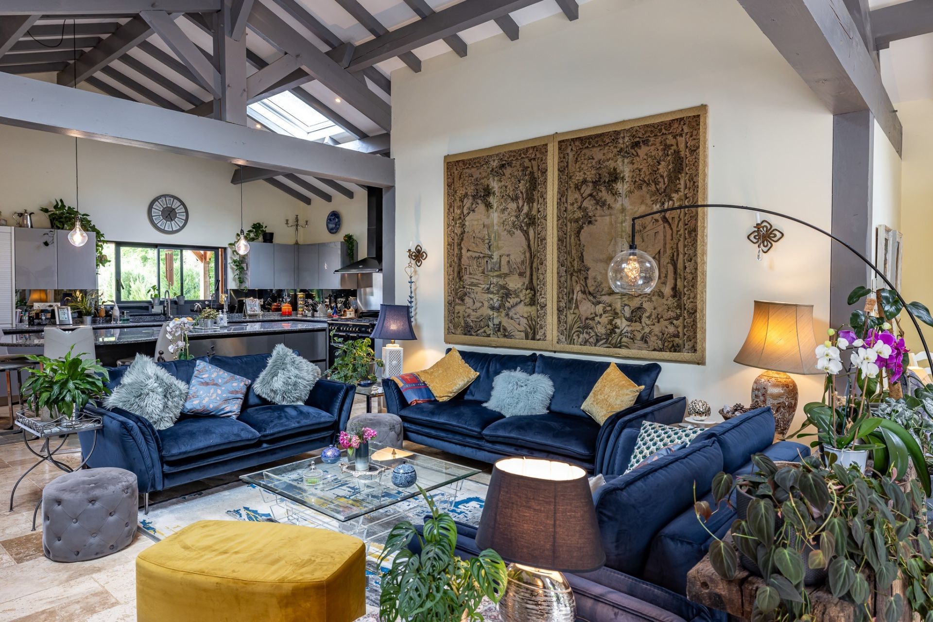 luxury house 15 Rooms for sale on LES EYZIES (24260)