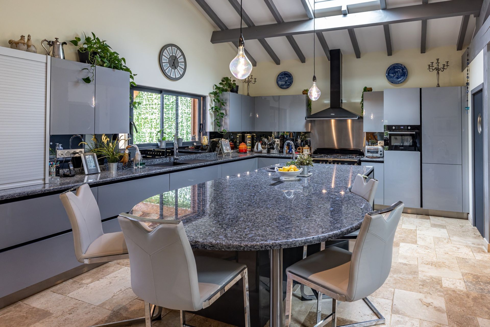 luxury house 15 Rooms for sale on LES EYZIES (24260)