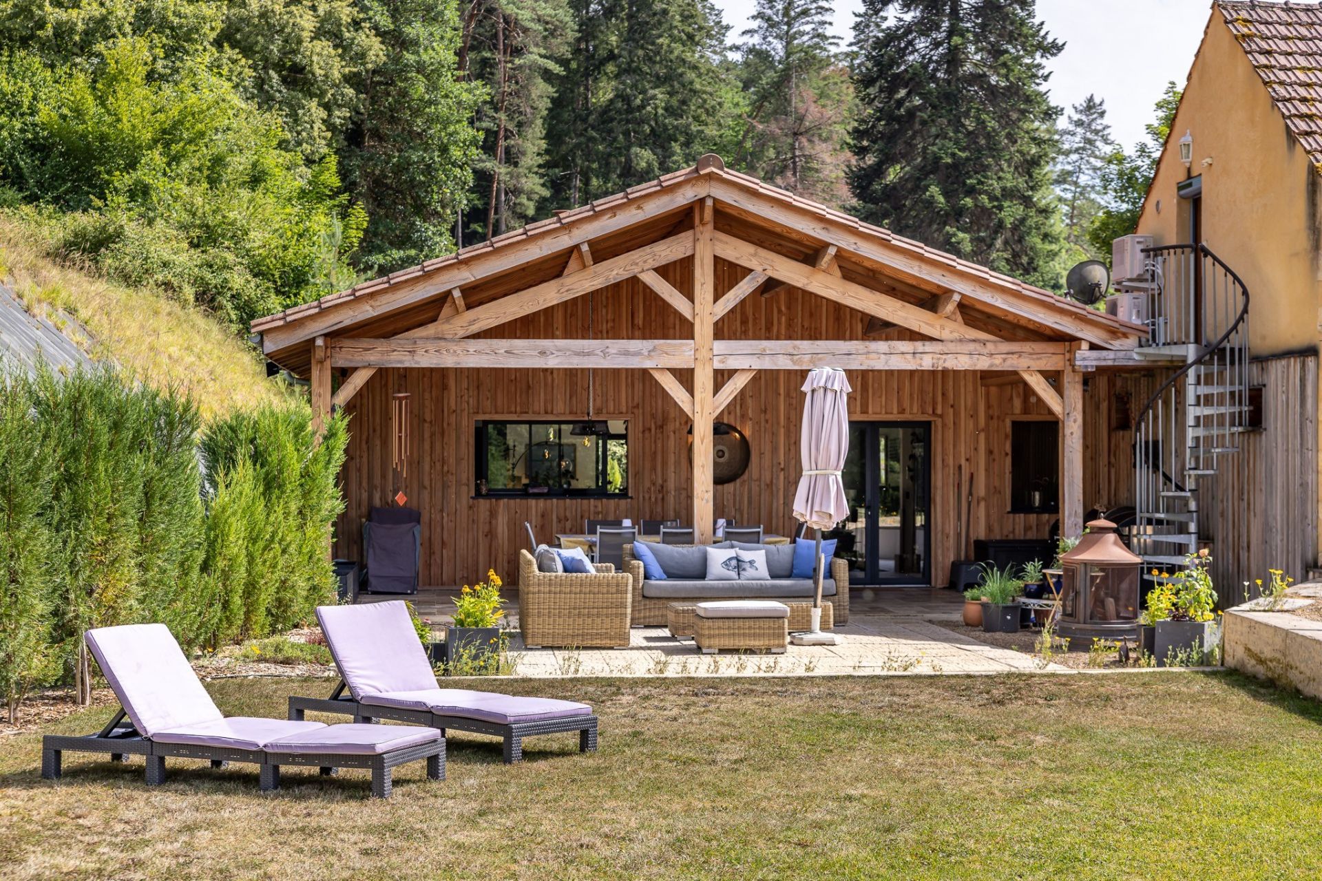 luxury house 15 Rooms for sale on LES EYZIES (24260)