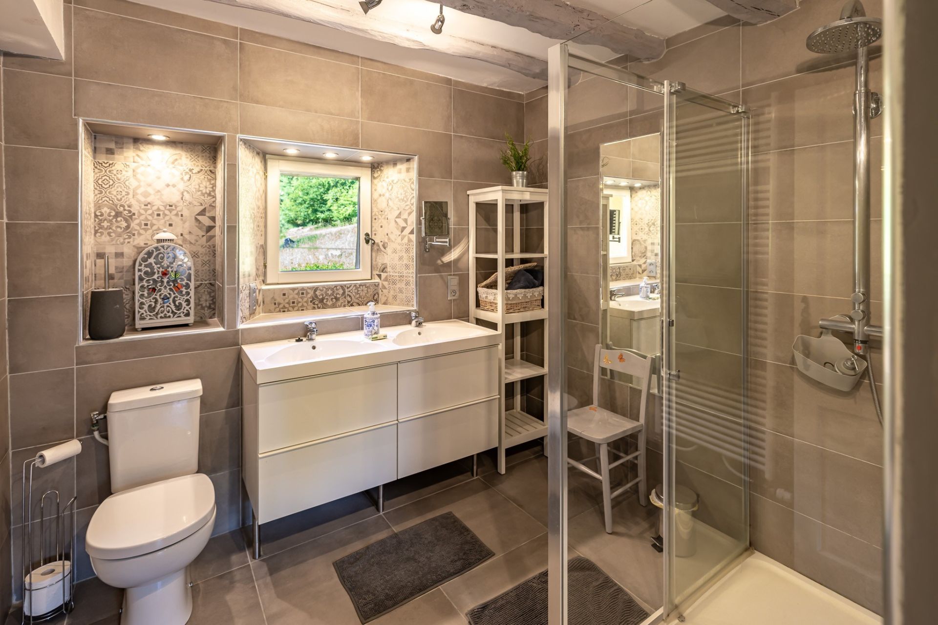 luxury house 15 Rooms for sale on LES EYZIES (24260)