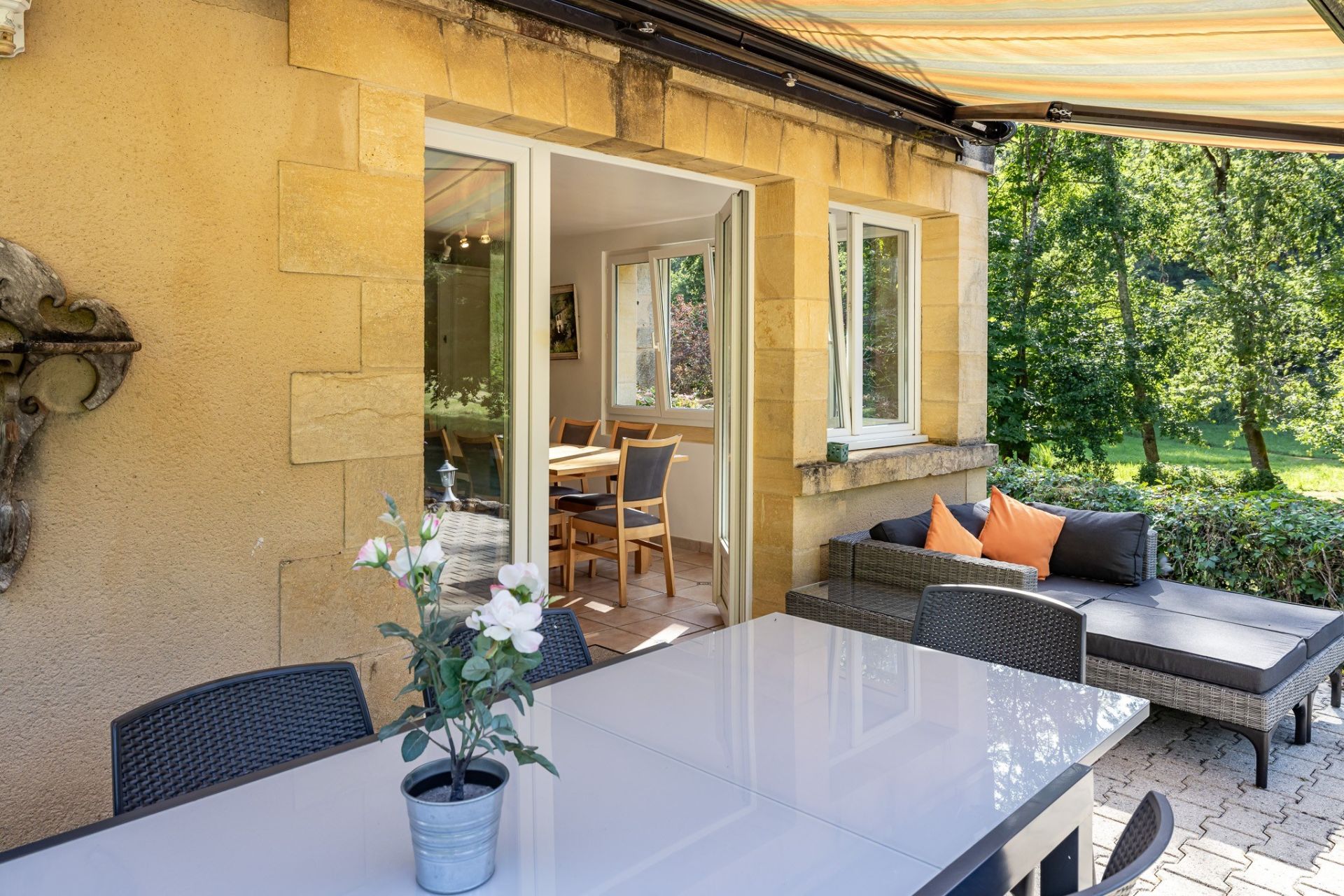 luxury house 15 Rooms for sale on LES EYZIES (24260)