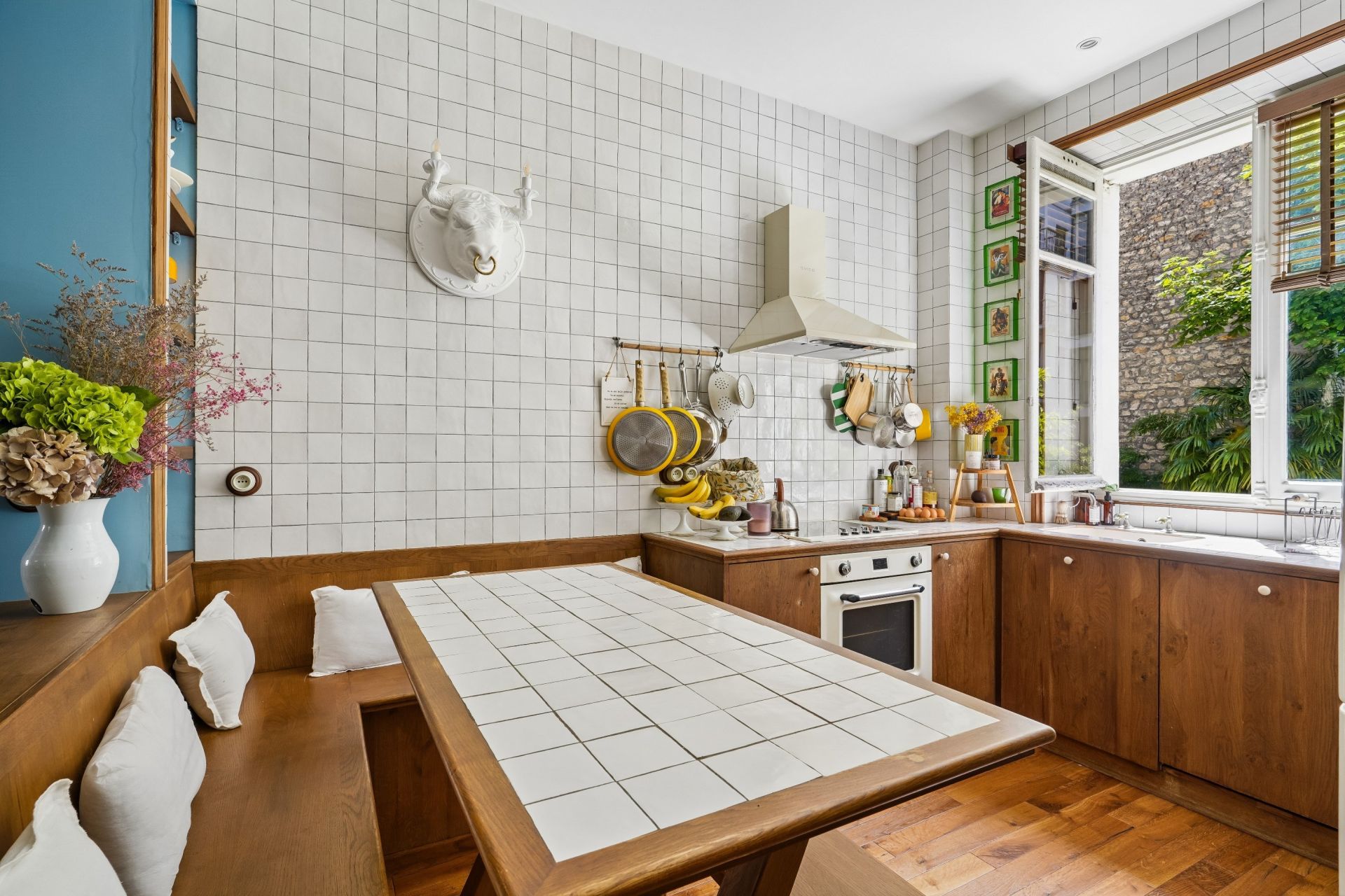 luxury apartment 5 Rooms for sale on NEUILLY SUR SEINE (92200)