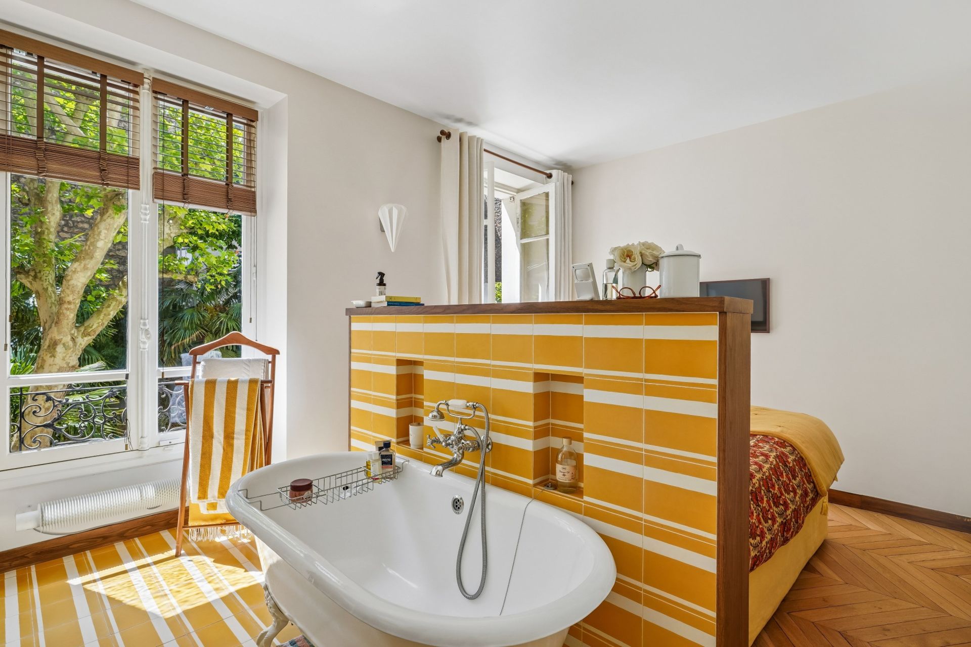 luxury apartment 5 Rooms for sale on NEUILLY SUR SEINE (92200)