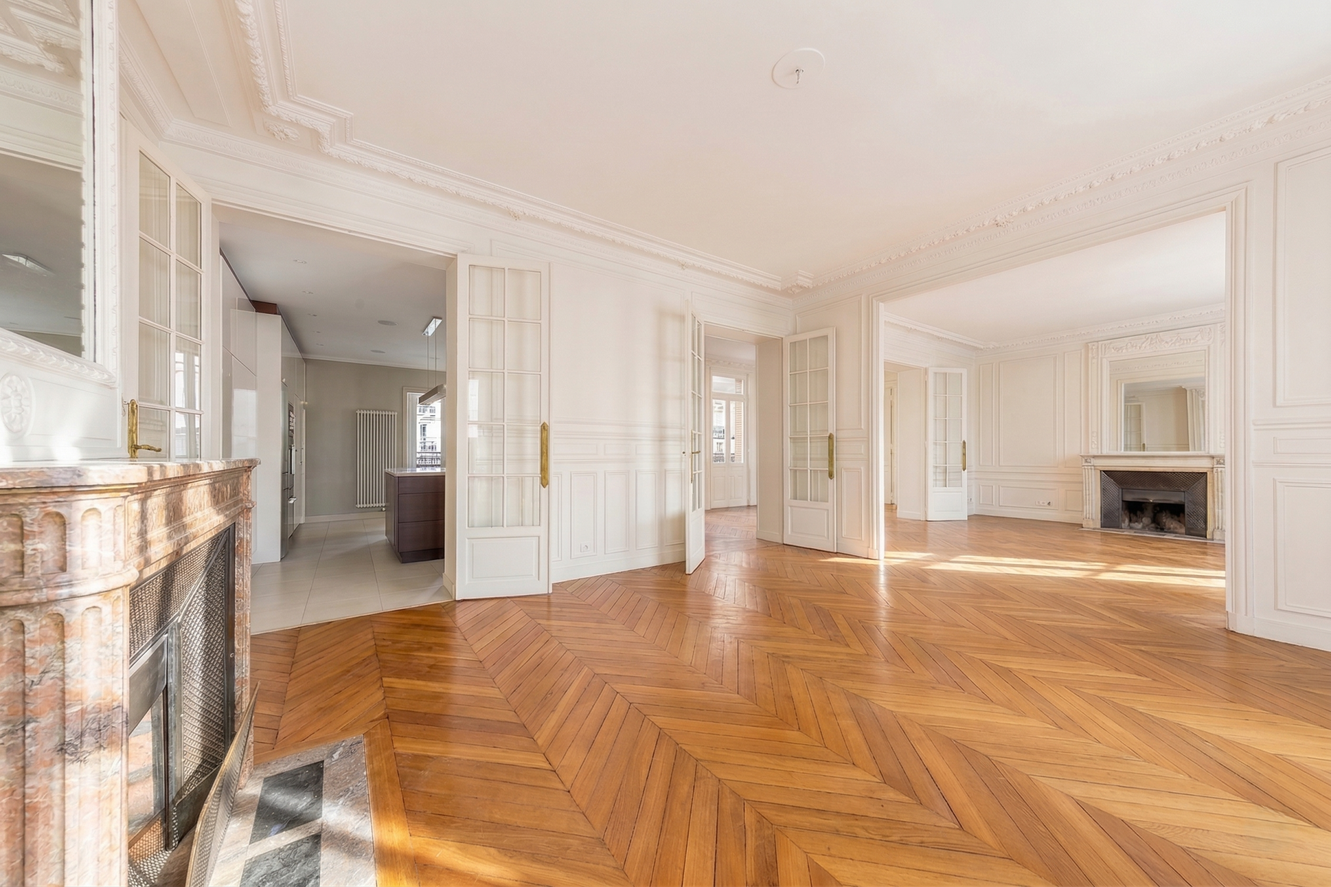 luxury apartment 5 Rooms for sale on PARIS (75004)