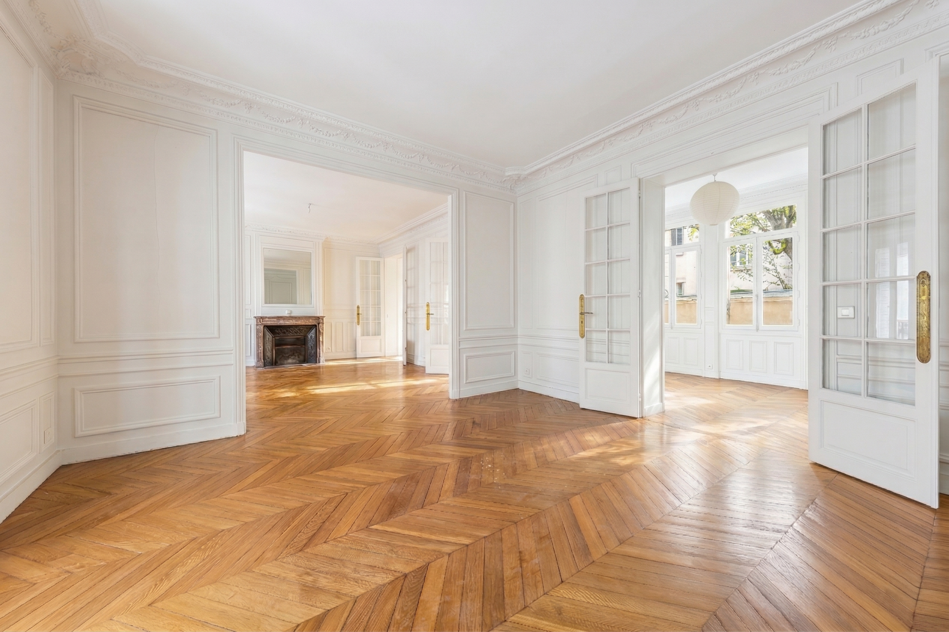 luxury apartment 5 Rooms for sale on PARIS (75004)