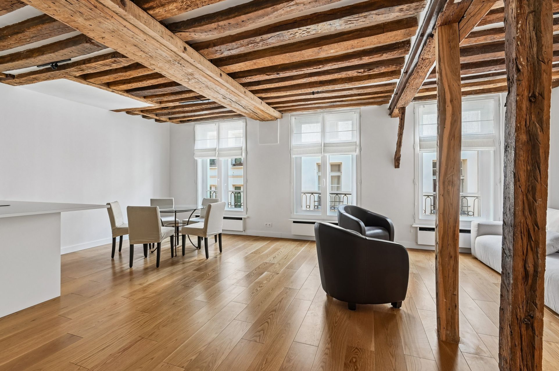 luxury apartment 4 Rooms for sale on PARIS (75003)