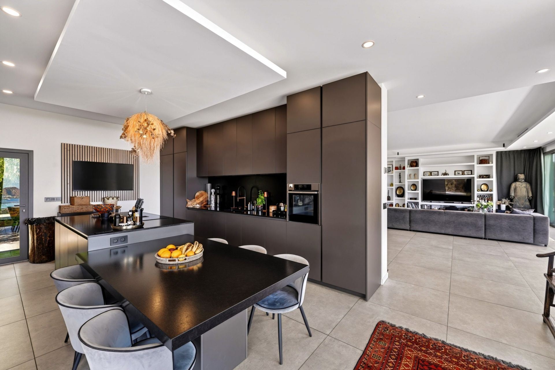 contemporary house 7 Rooms for sale on CEYRESTE (13600)