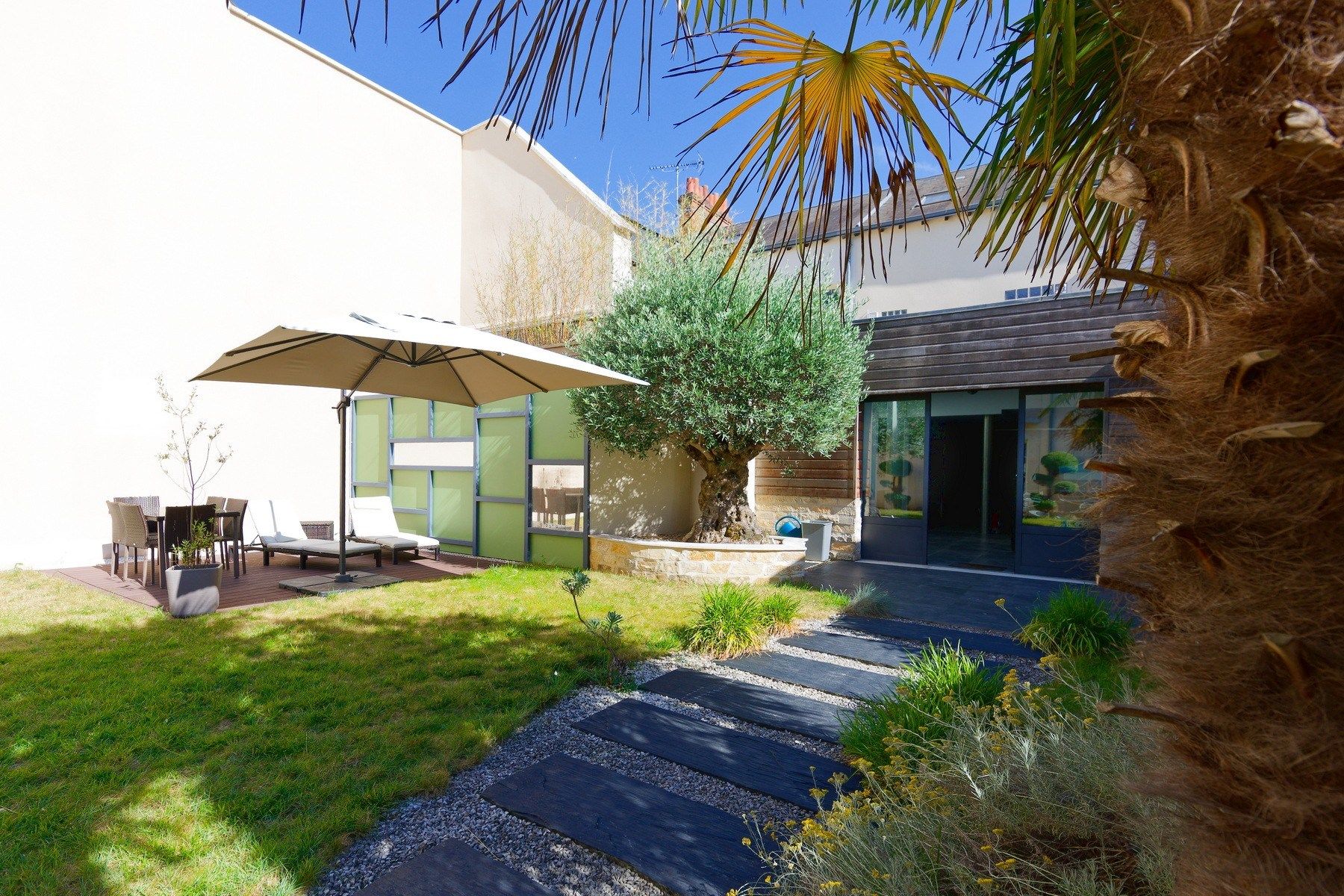 luxury house 6 Rooms for sale on ORLEANS (45000)