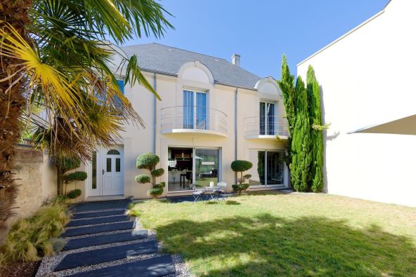 Sale Luxury house Orléans 6&nbsp;Rooms 197&nbsp;m²