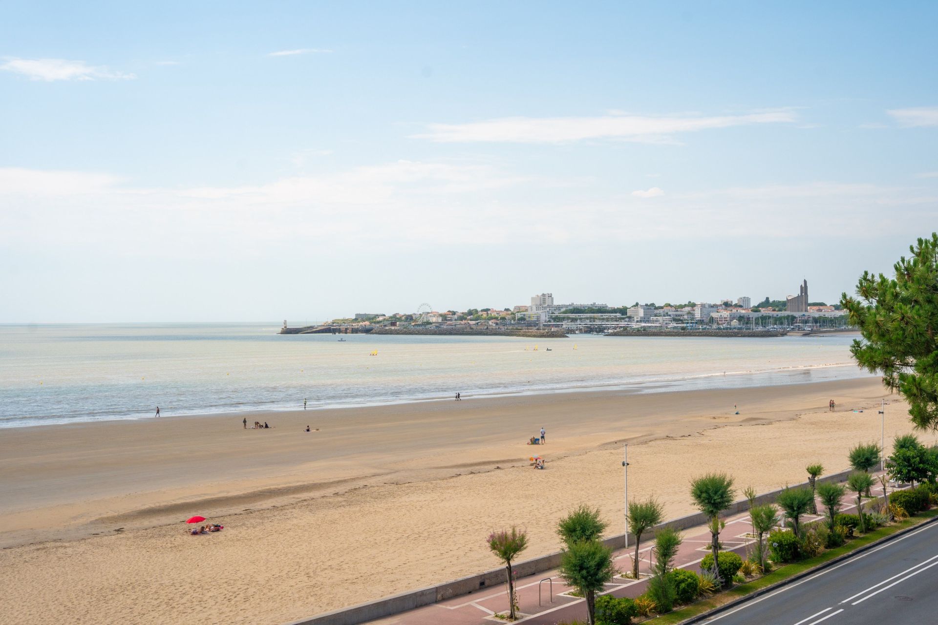 luxury apartment 3 Rooms for sale on ROYAN (17200)