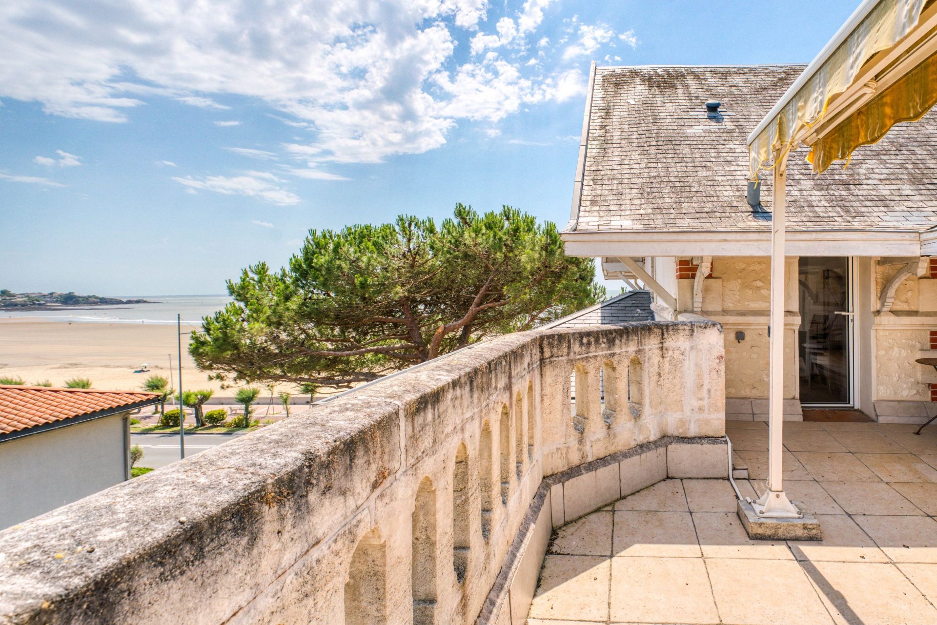 luxury apartment 3 Rooms for sale on ROYAN (17200)
