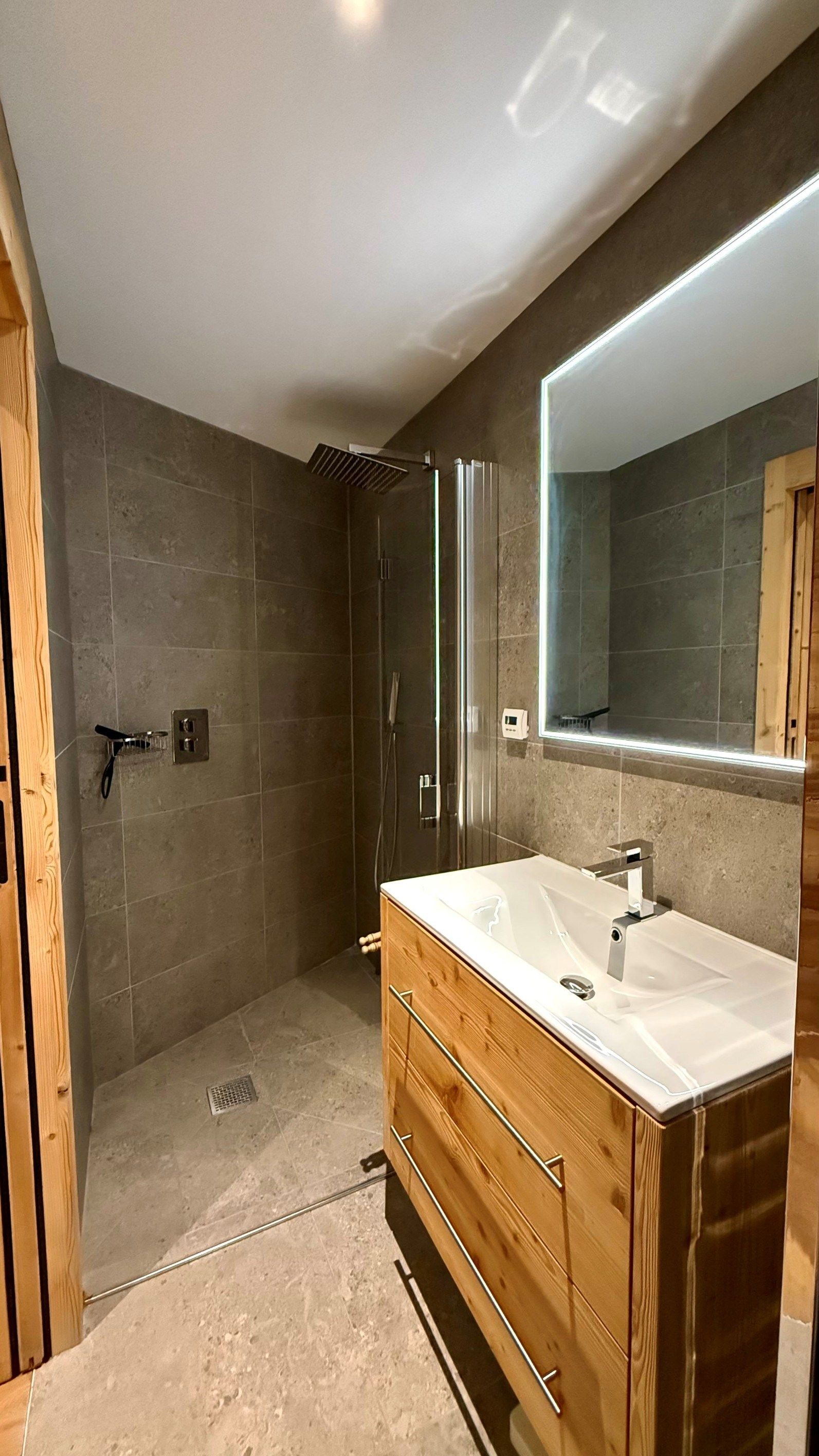 appartement de luxe 5 Pièces en location saisonnière sur L ALPE D HUEZ (38750)