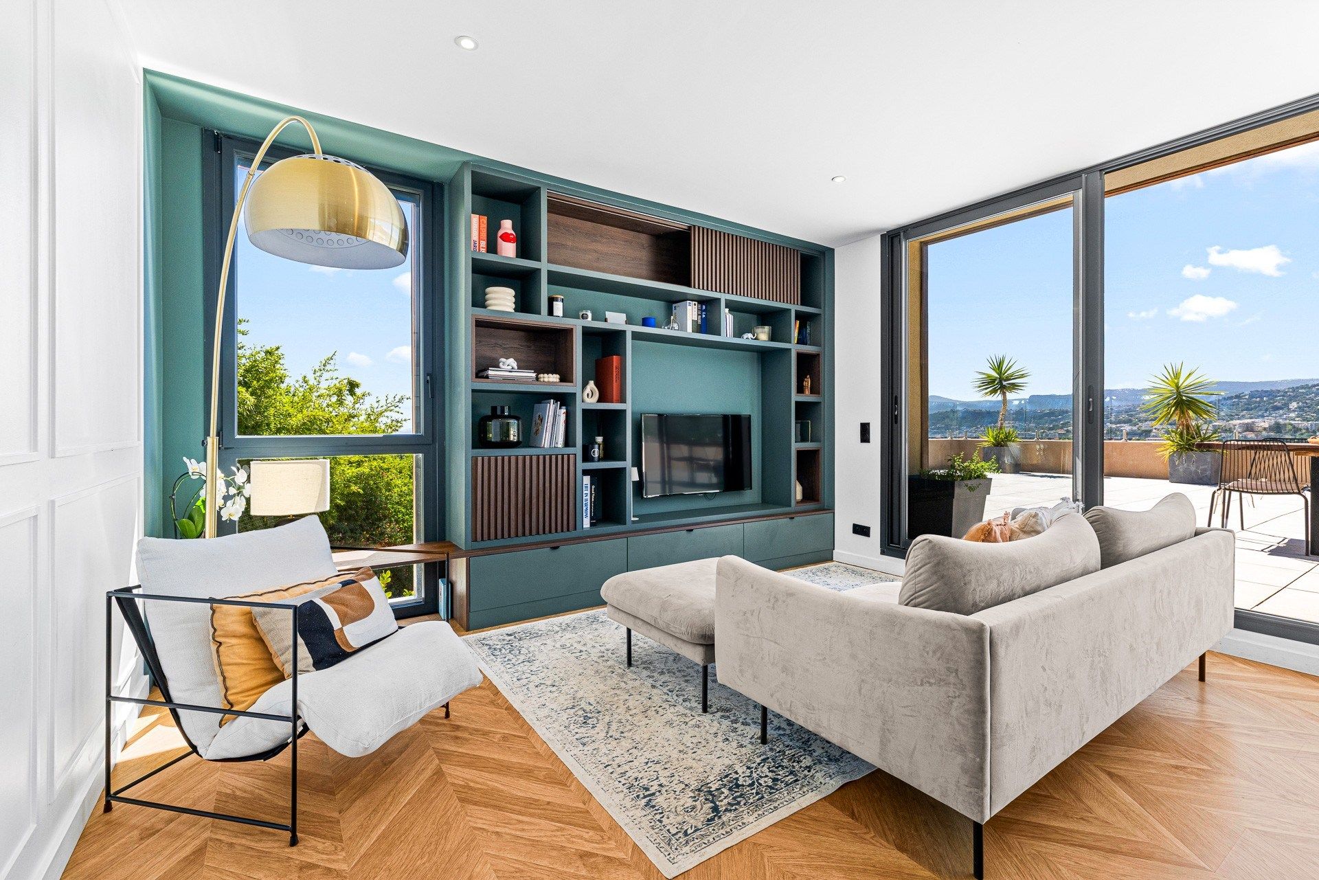luxury apartment 4 Rooms for sale on NICE (06000)