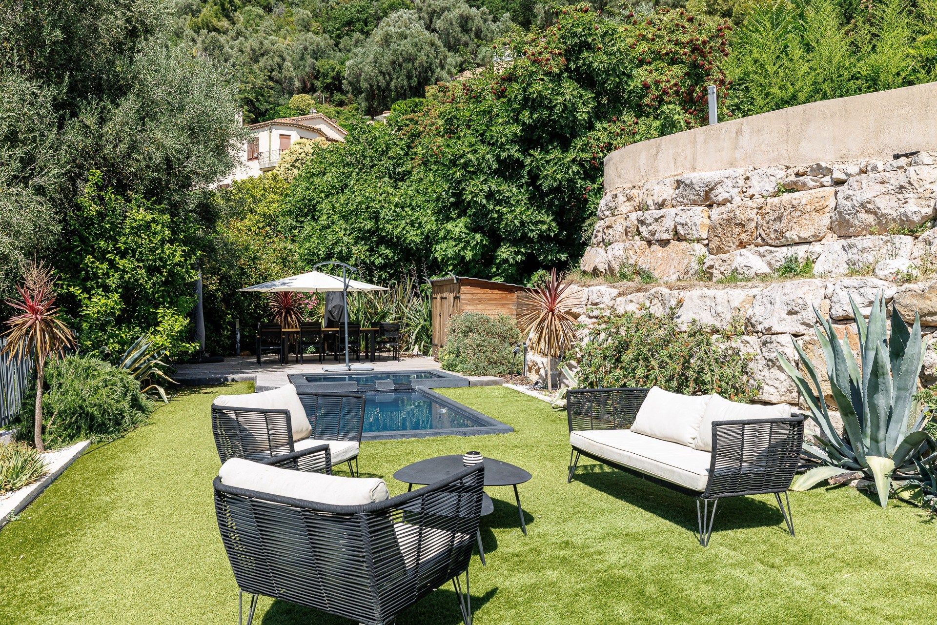 luxury apartment 4 Rooms for sale on NICE (06000)