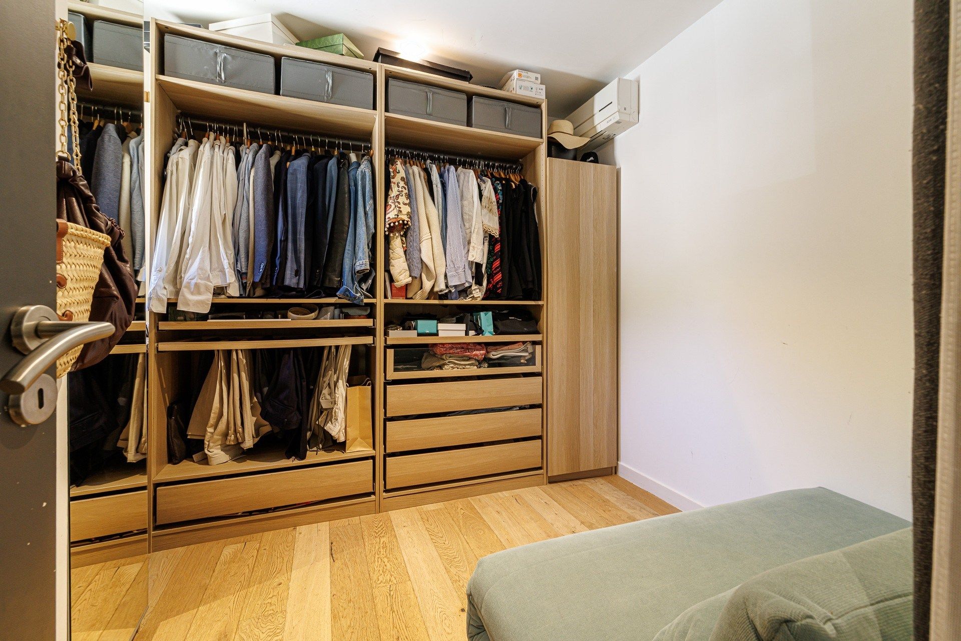 luxury apartment 4 Rooms for sale on NICE (06000)