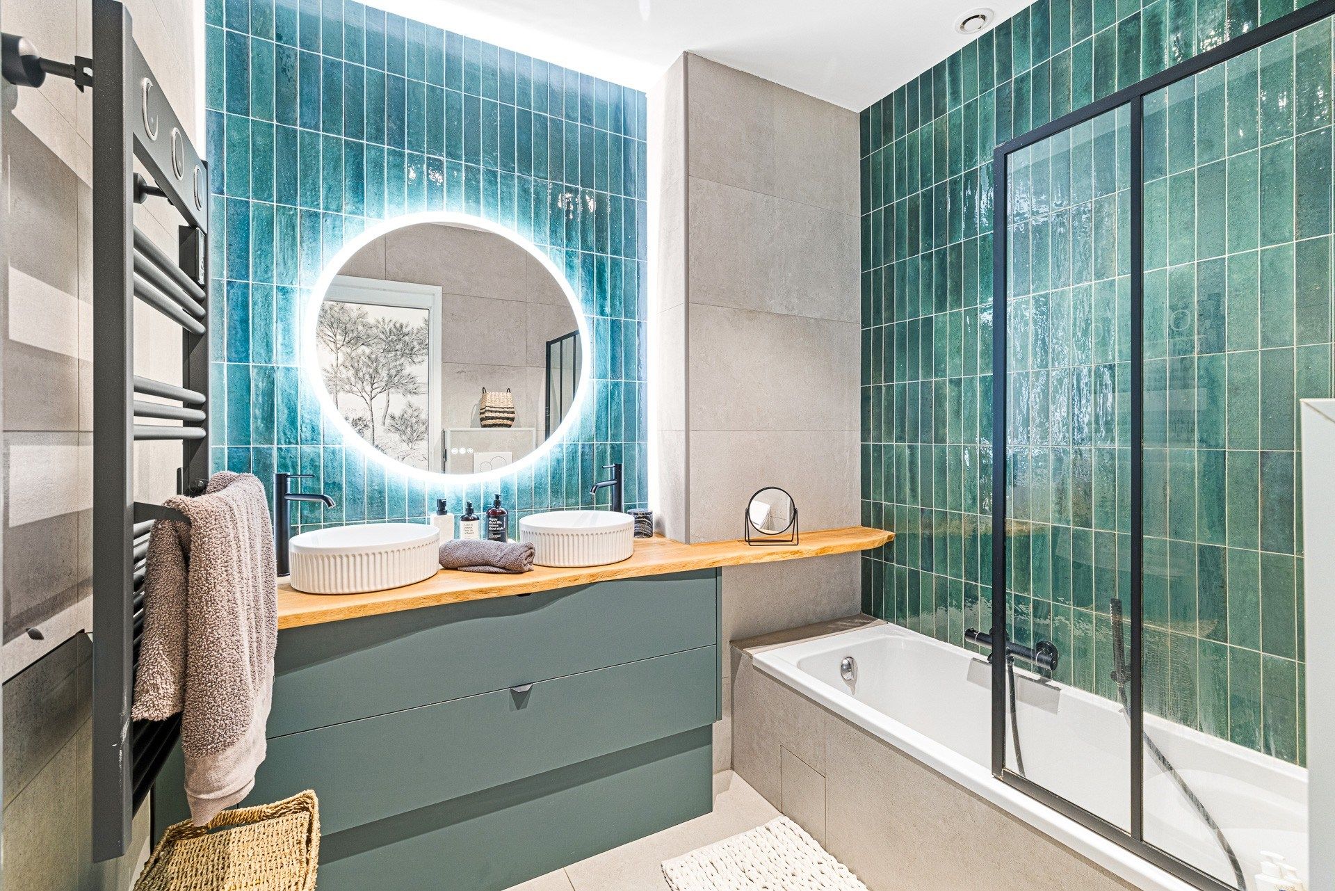 luxury apartment 4 Rooms for sale on NICE (06000)