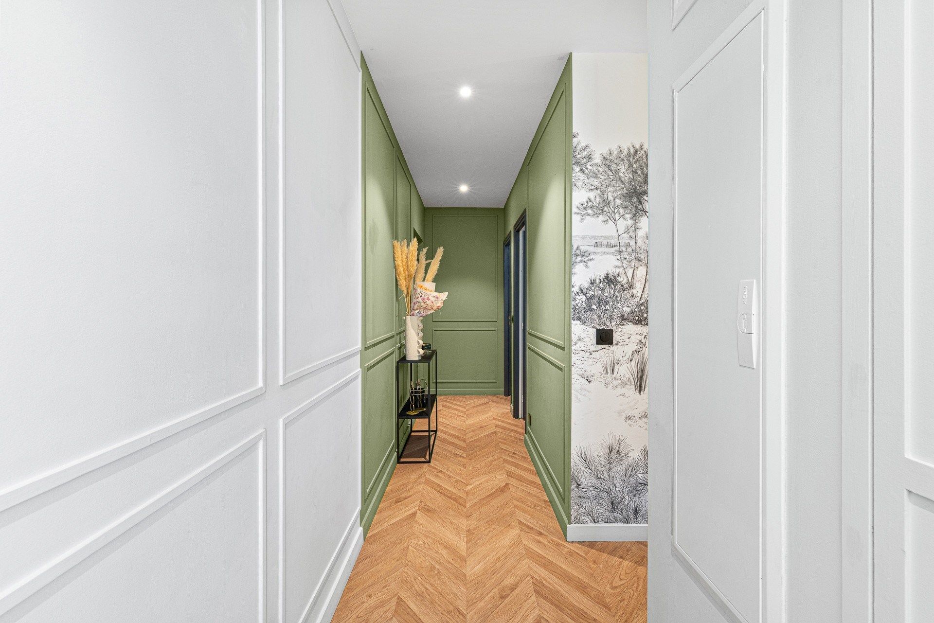 luxury apartment 4 Rooms for sale on NICE (06000)