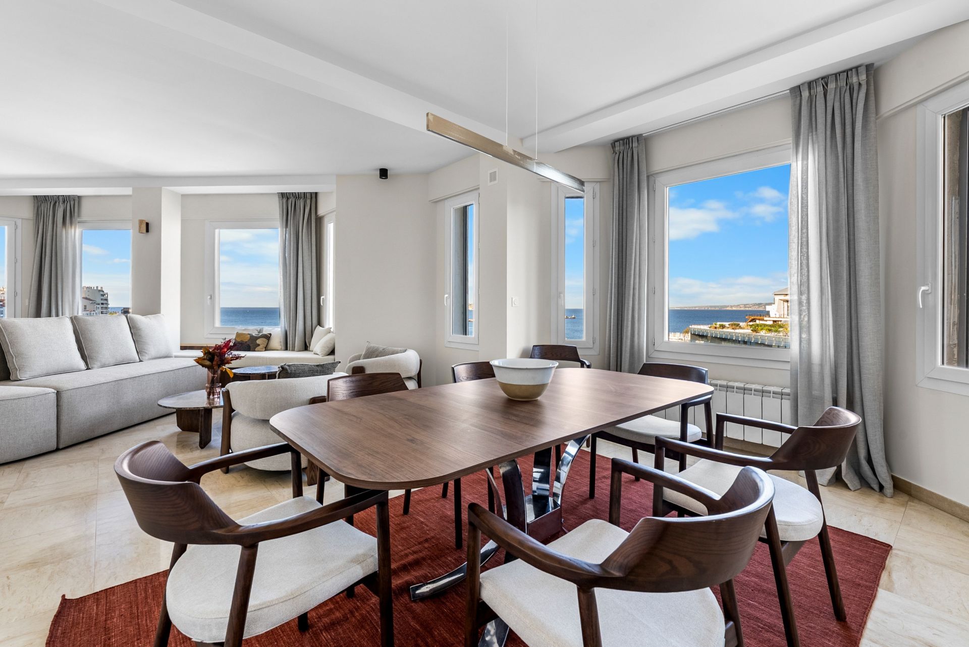 luxury apartment 5 Rooms for rent on MARSEILLE (13007)