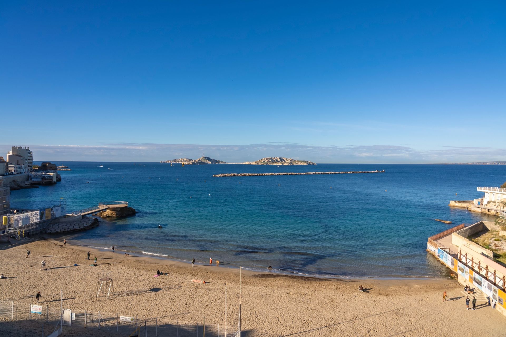 luxury apartment 5 Rooms for rent on MARSEILLE (13007)