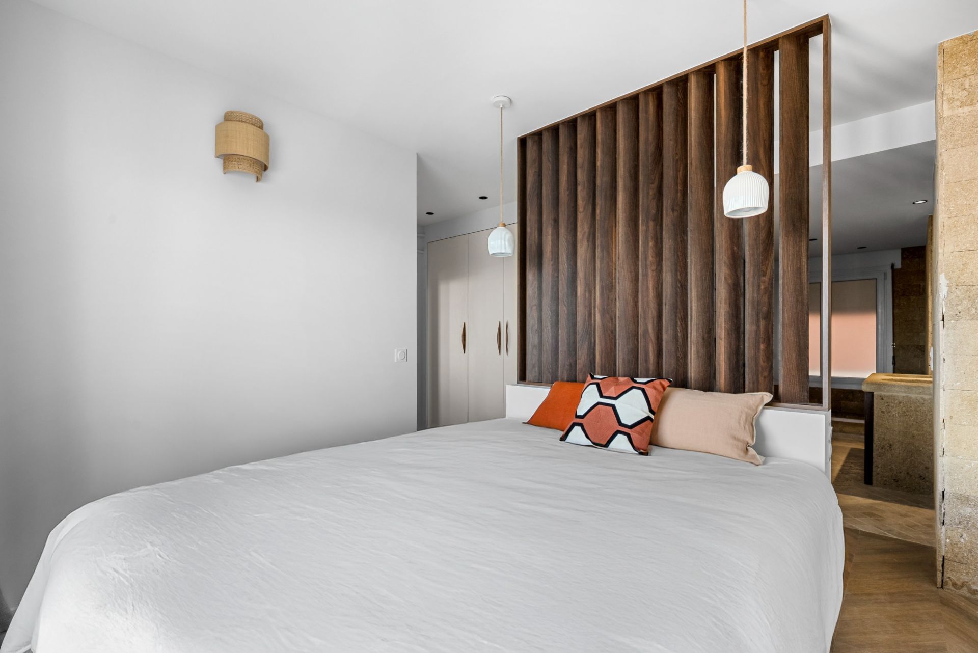 luxury apartment 5 Rooms for rent on MARSEILLE (13007)