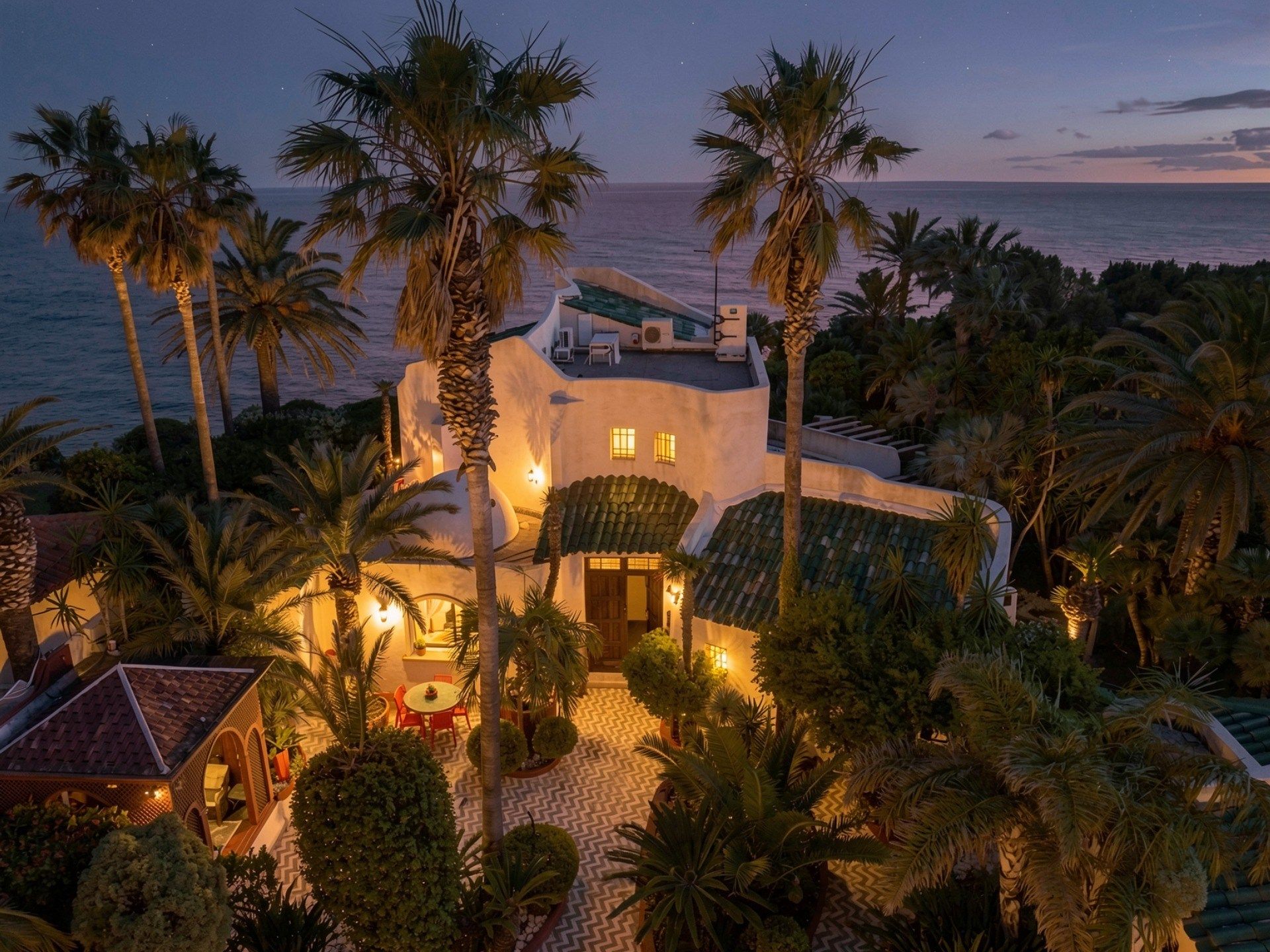villa de luxe 9 Pièces en vente sur CARRY LE ROUET (13620)