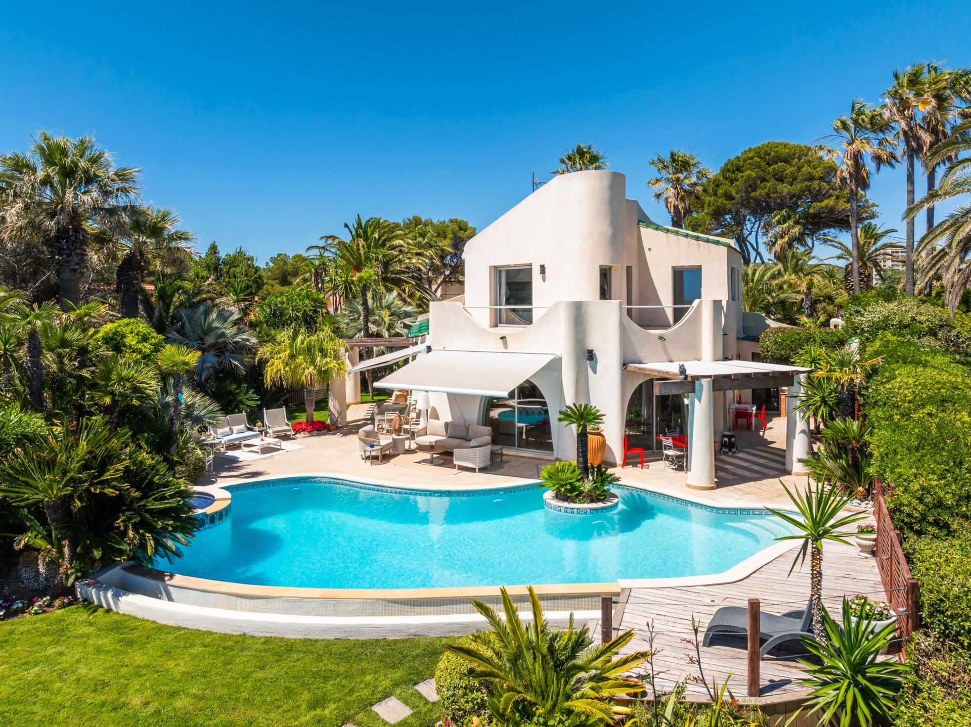 villa de luxe 9 Pièces en vente sur CARRY LE ROUET (13620)