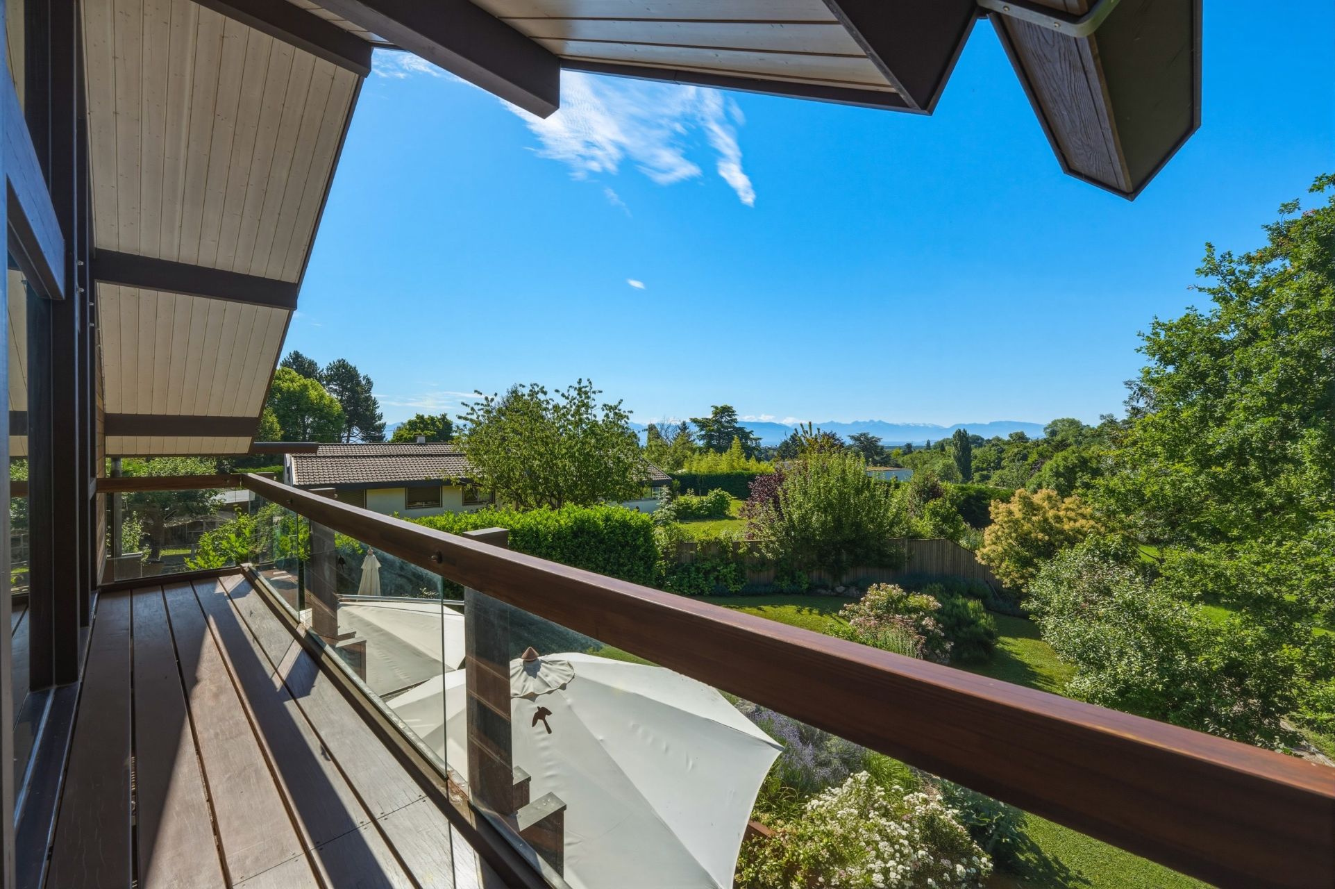 luxury house 10 Rooms for sale on DIVONNE LES BAINS (01220)
