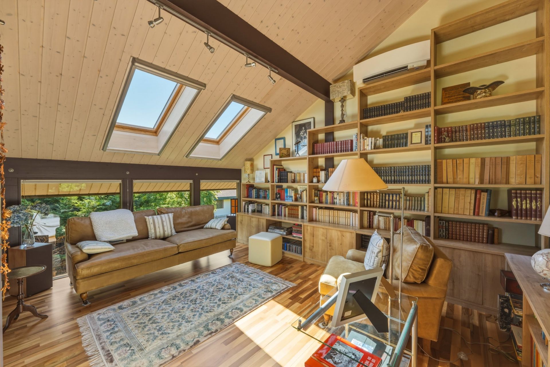 luxury house 10 Rooms for sale on DIVONNE LES BAINS (01220)
