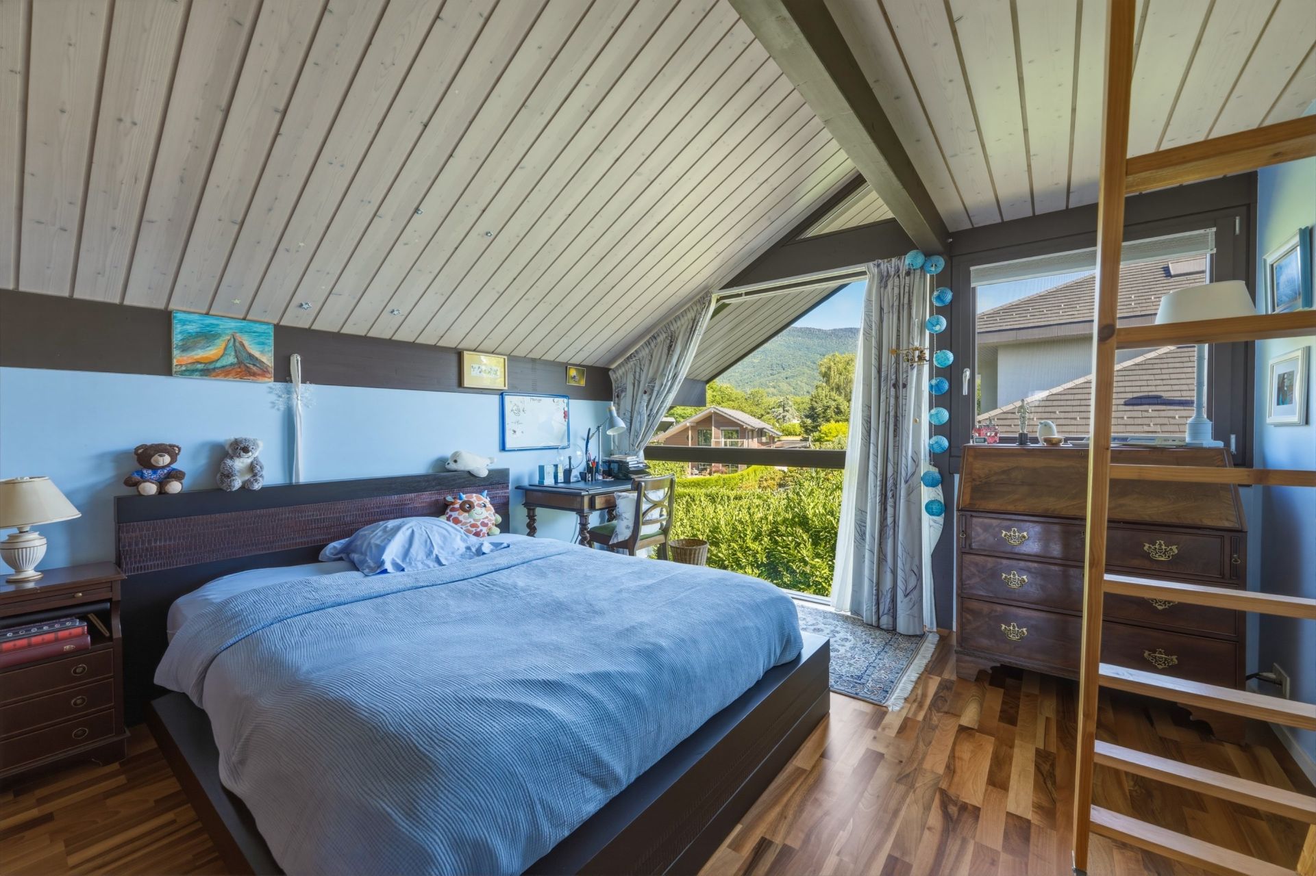 luxury house 10 Rooms for sale on DIVONNE LES BAINS (01220)