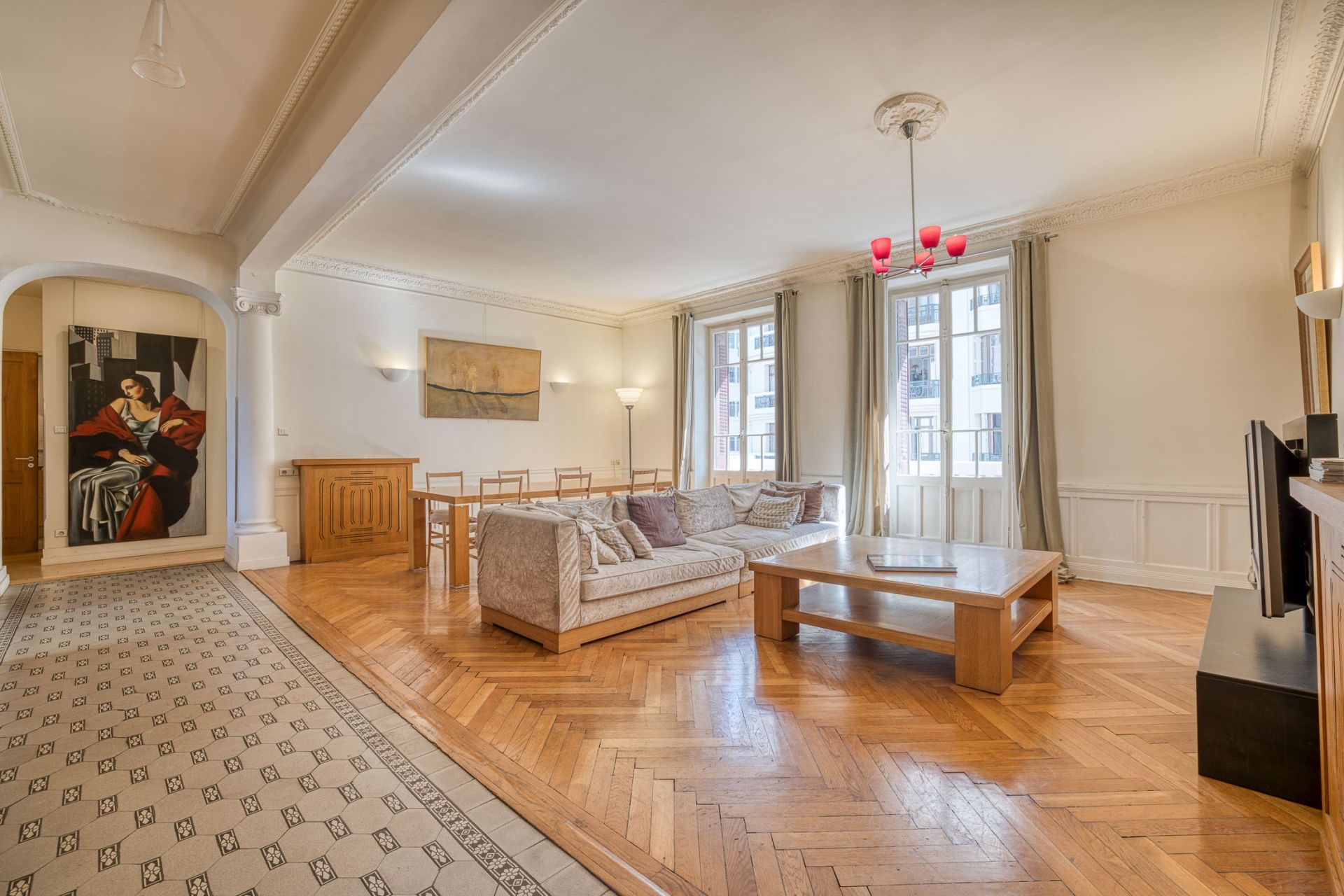 luxury apartment 6 Rooms for sale on ANNECY (74000)