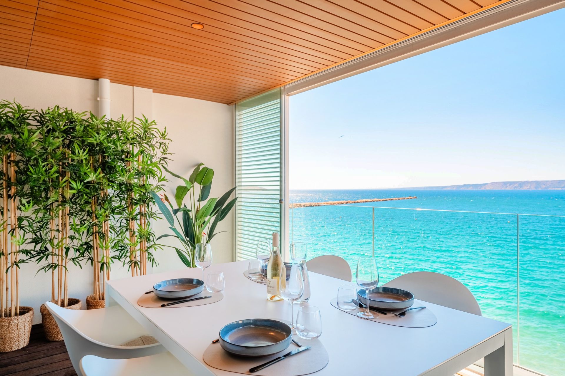 luxury apartment 3 Rooms for rent on MARSEILLE (13007)