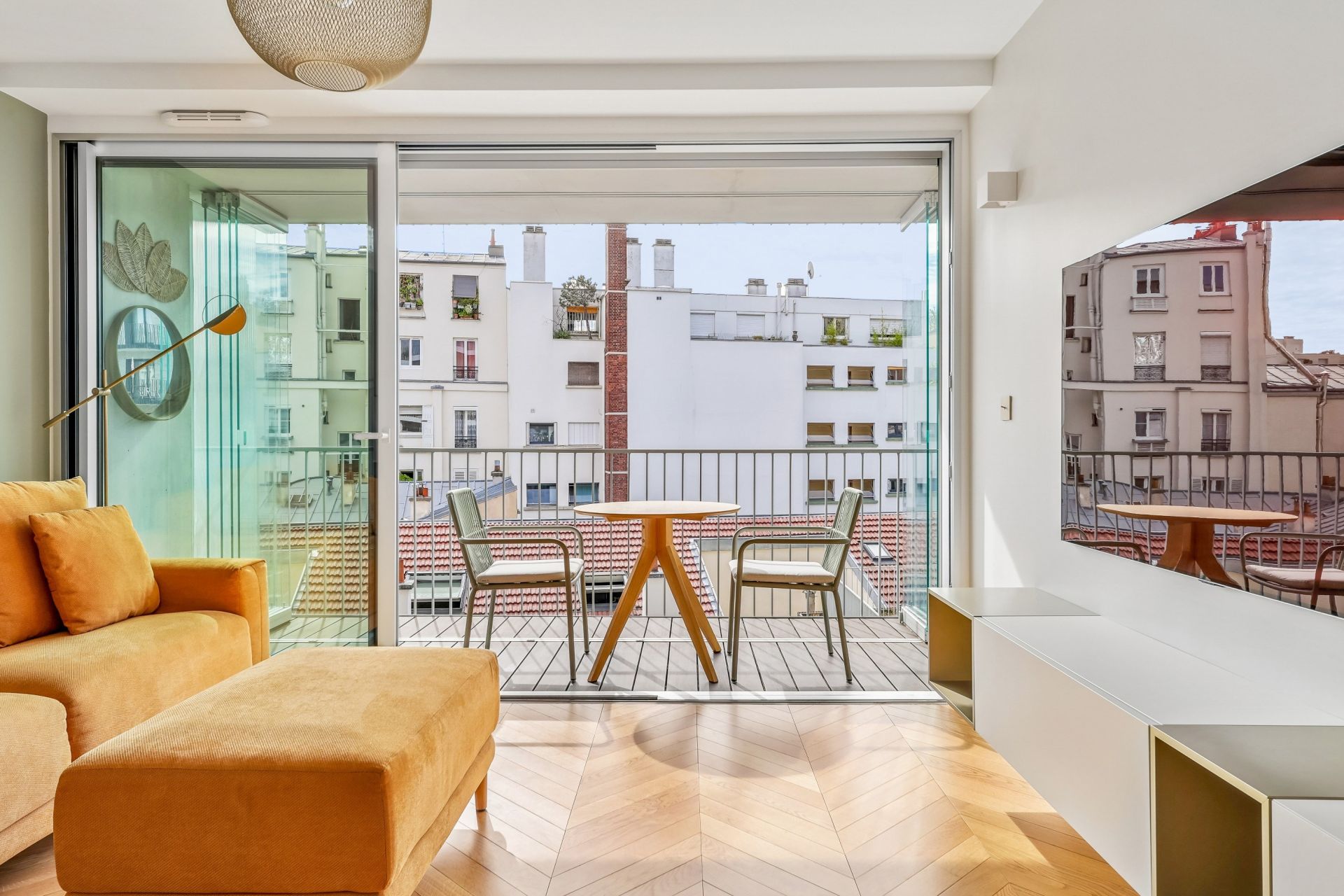luxury apartment 3 Rooms for sale on PARIS (75018)