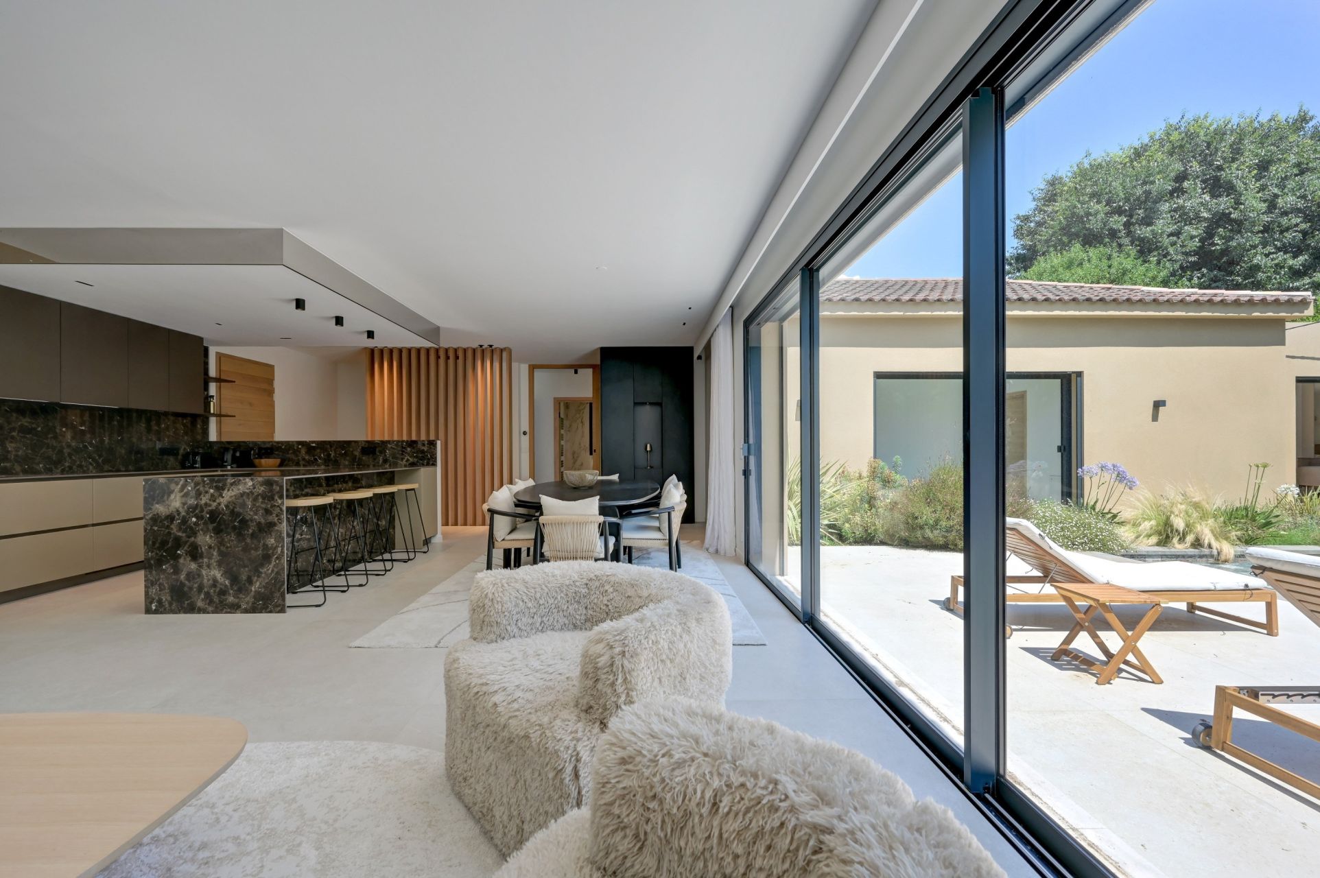 luxury house 7 Rooms for sale on AIX EN PROVENCE (13100)