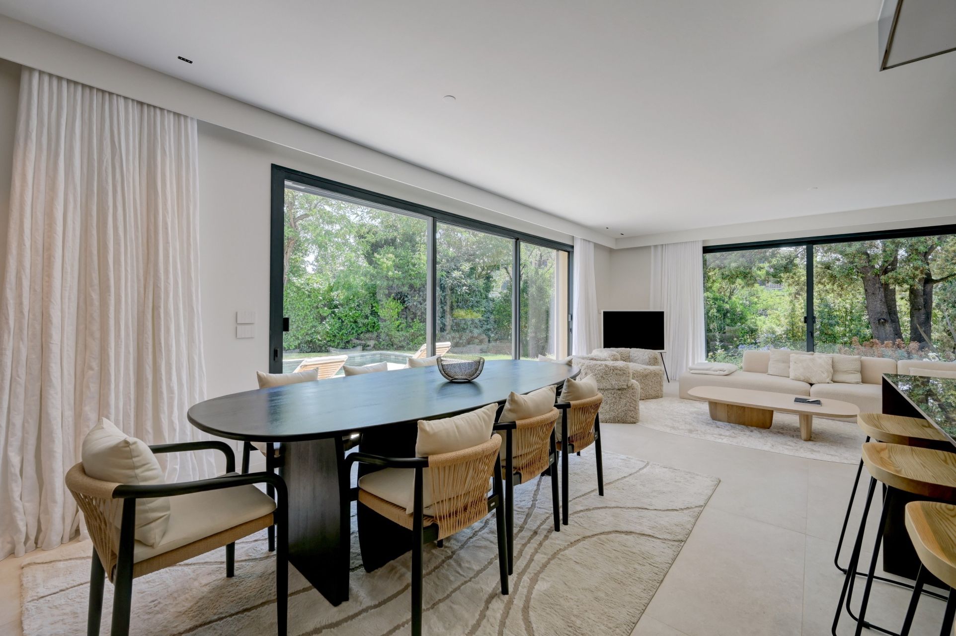 luxury house 7 Rooms for sale on AIX EN PROVENCE (13100)