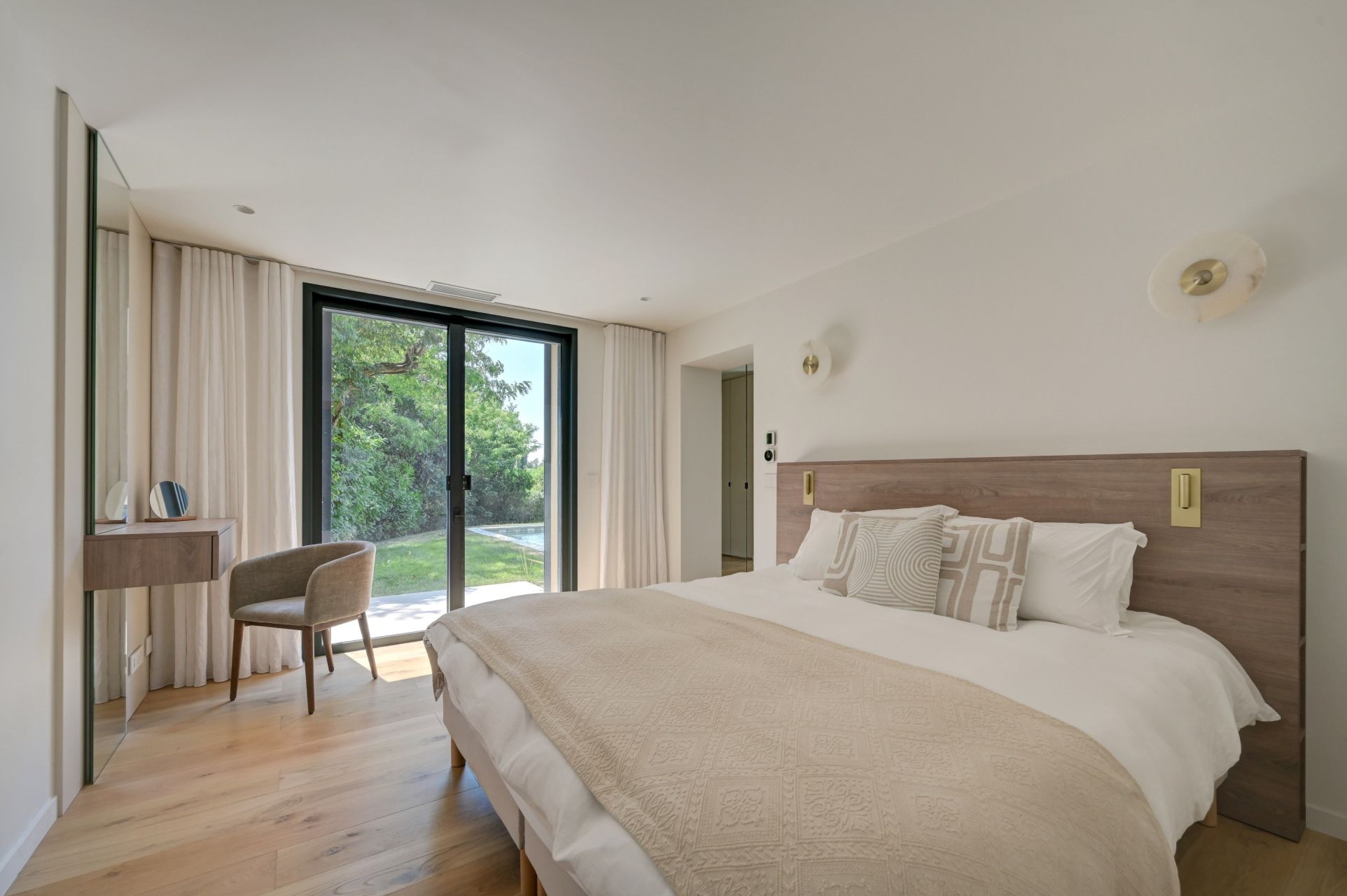 luxury house 7 Rooms for sale on AIX EN PROVENCE (13100)