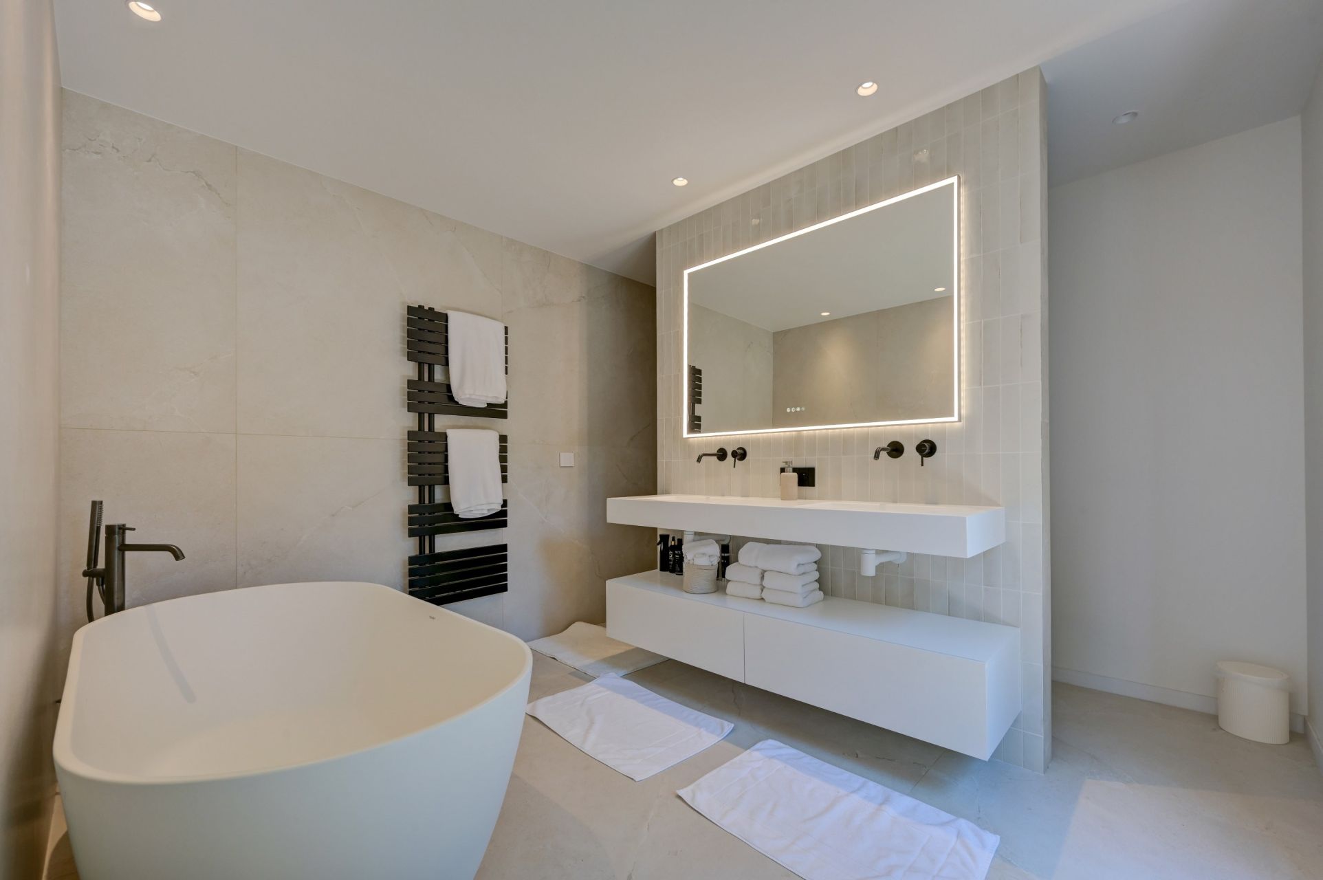 luxury house 7 Rooms for sale on AIX EN PROVENCE (13100)