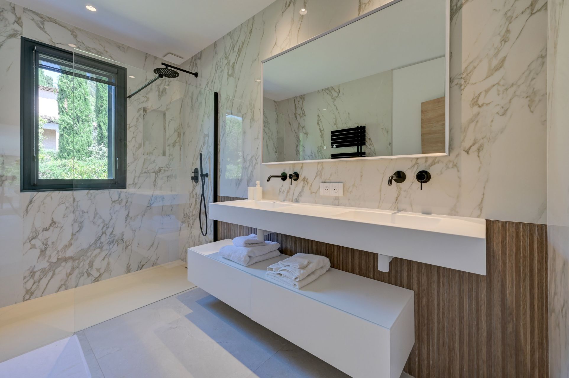 luxury house 7 Rooms for sale on AIX EN PROVENCE (13100)