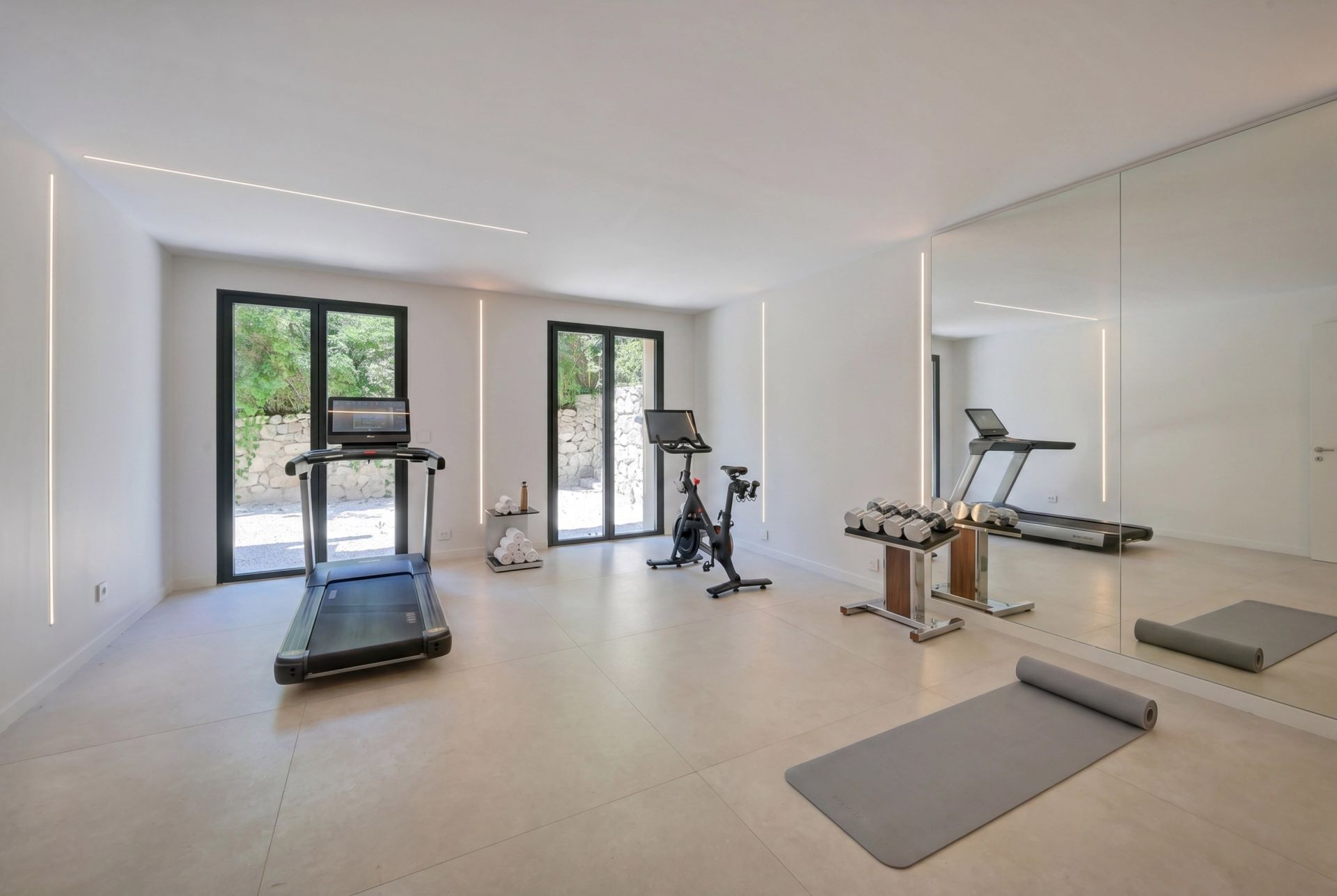 luxury house 7 Rooms for sale on AIX EN PROVENCE (13100)