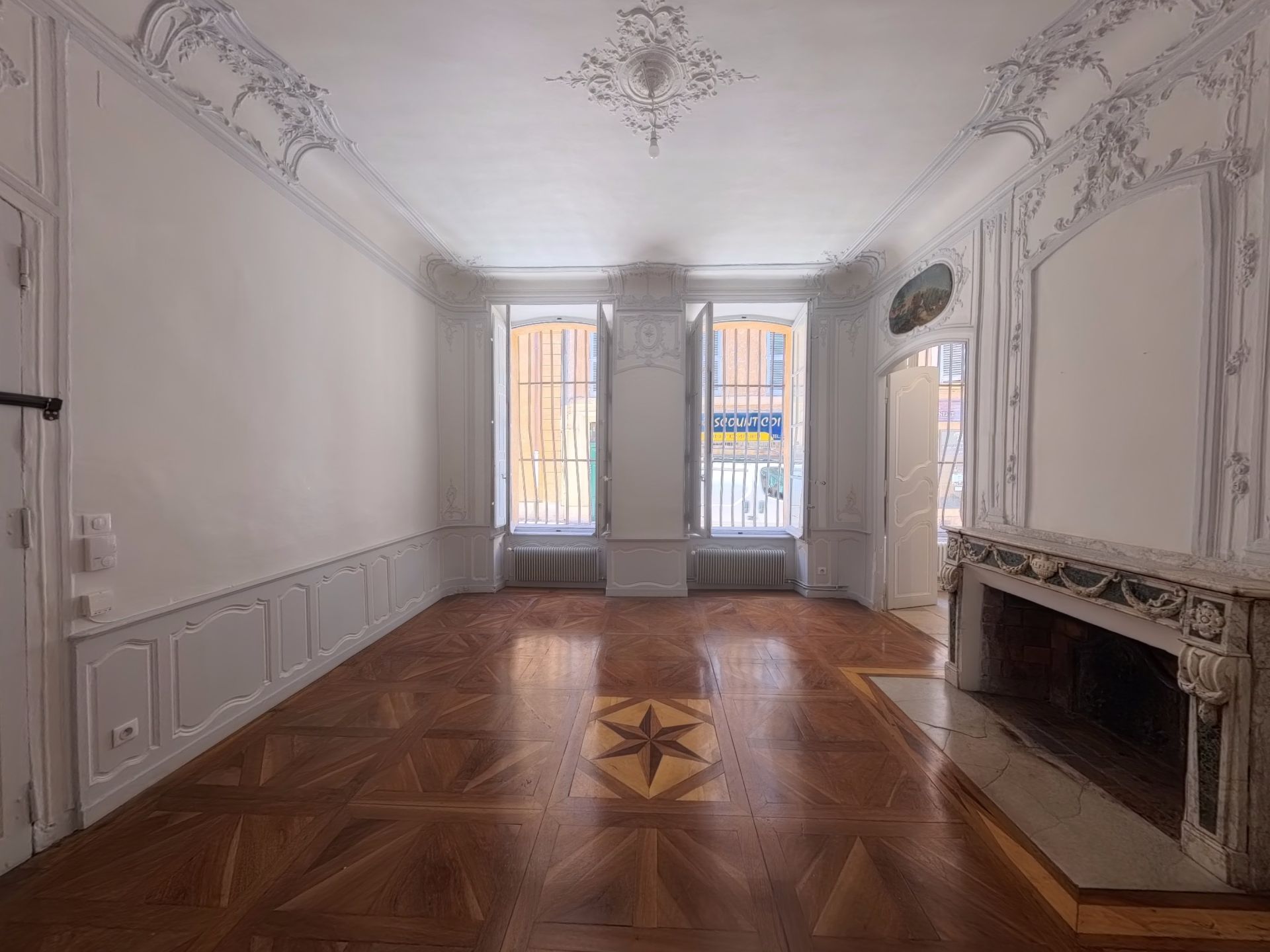 luxury apartment 3 Rooms for sale on AIX EN PROVENCE (13100)