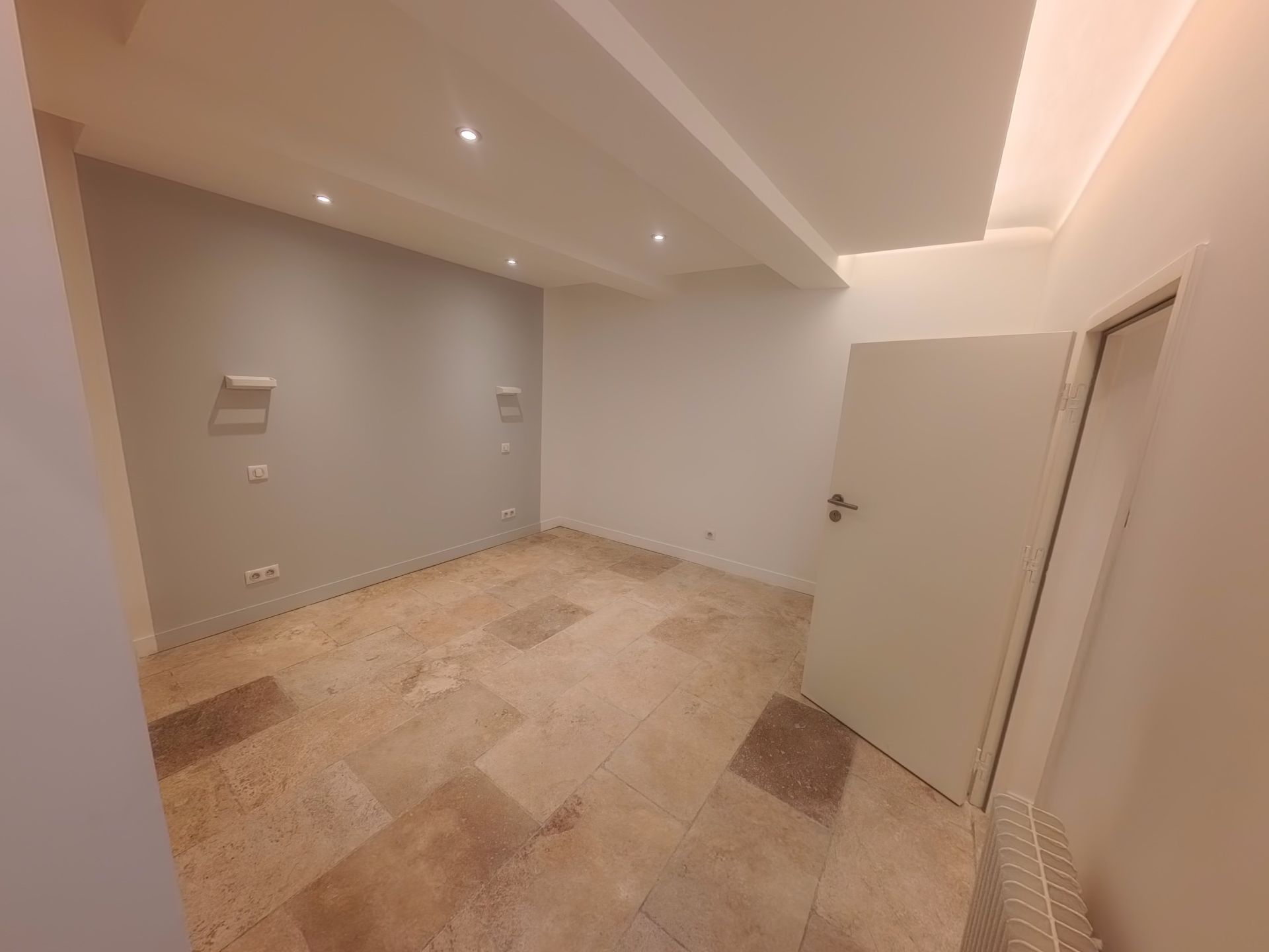 luxury apartment 3 Rooms for sale on AIX EN PROVENCE (13100)