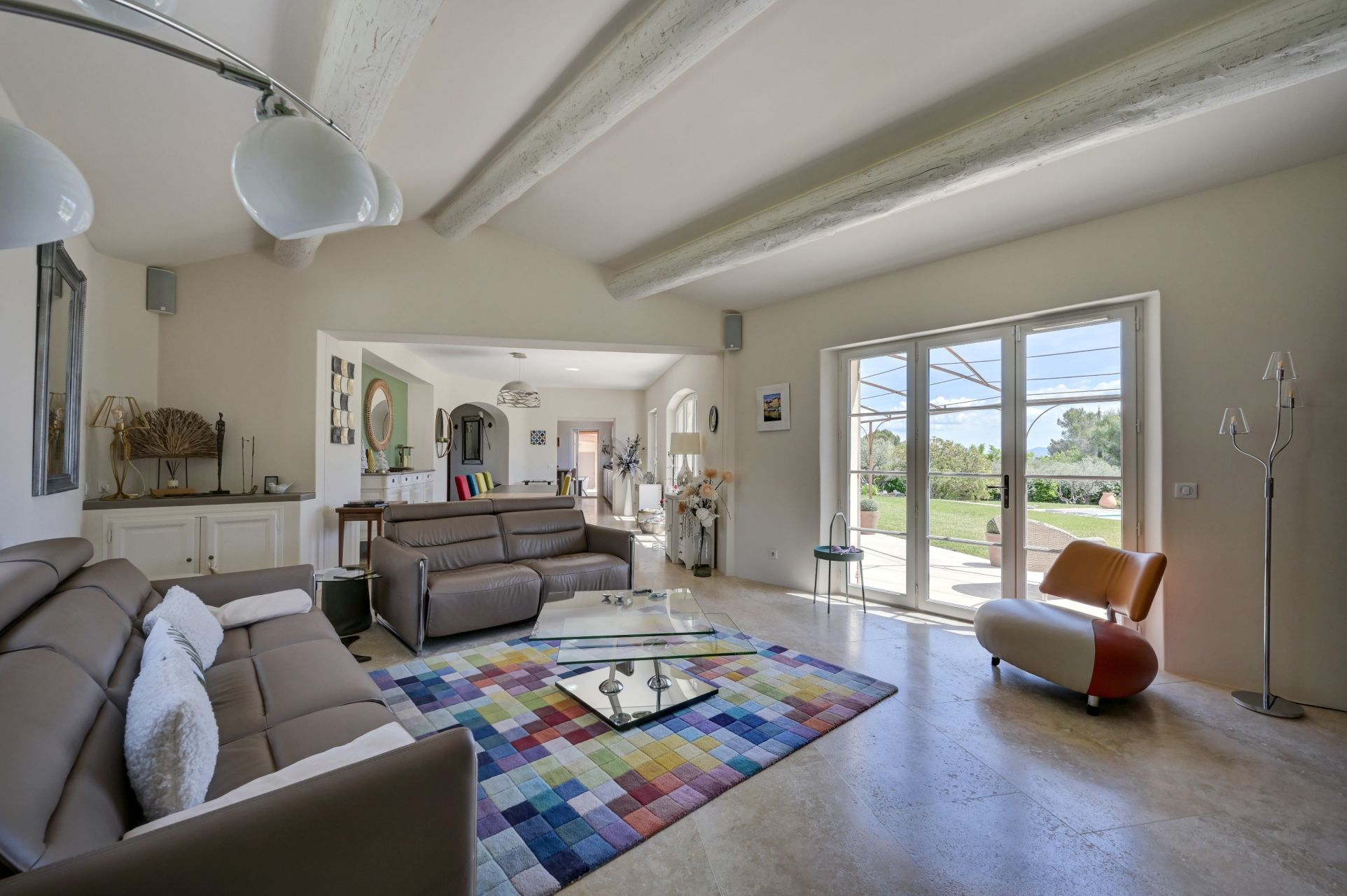 luxury house 8 Rooms for sale on EGUILLES (13510)