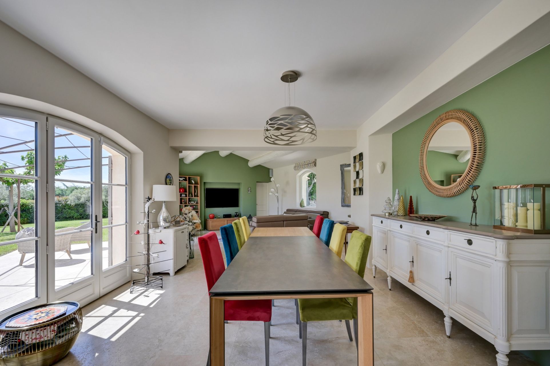 luxury house 8 Rooms for sale on EGUILLES (13510)