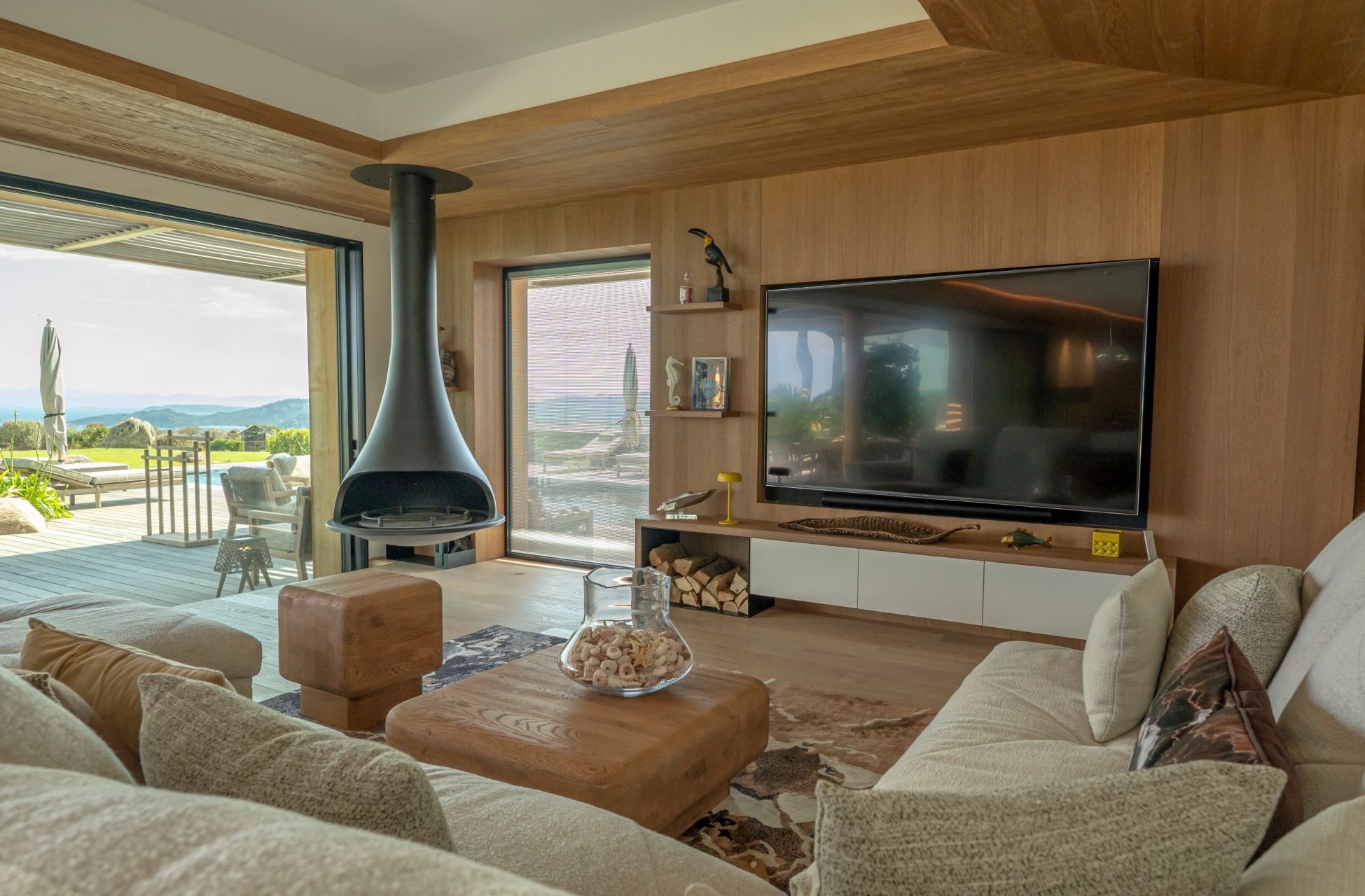 villa de luxe 7 Pièces en location saisonnière sur PORTO VECCHIO (20137)