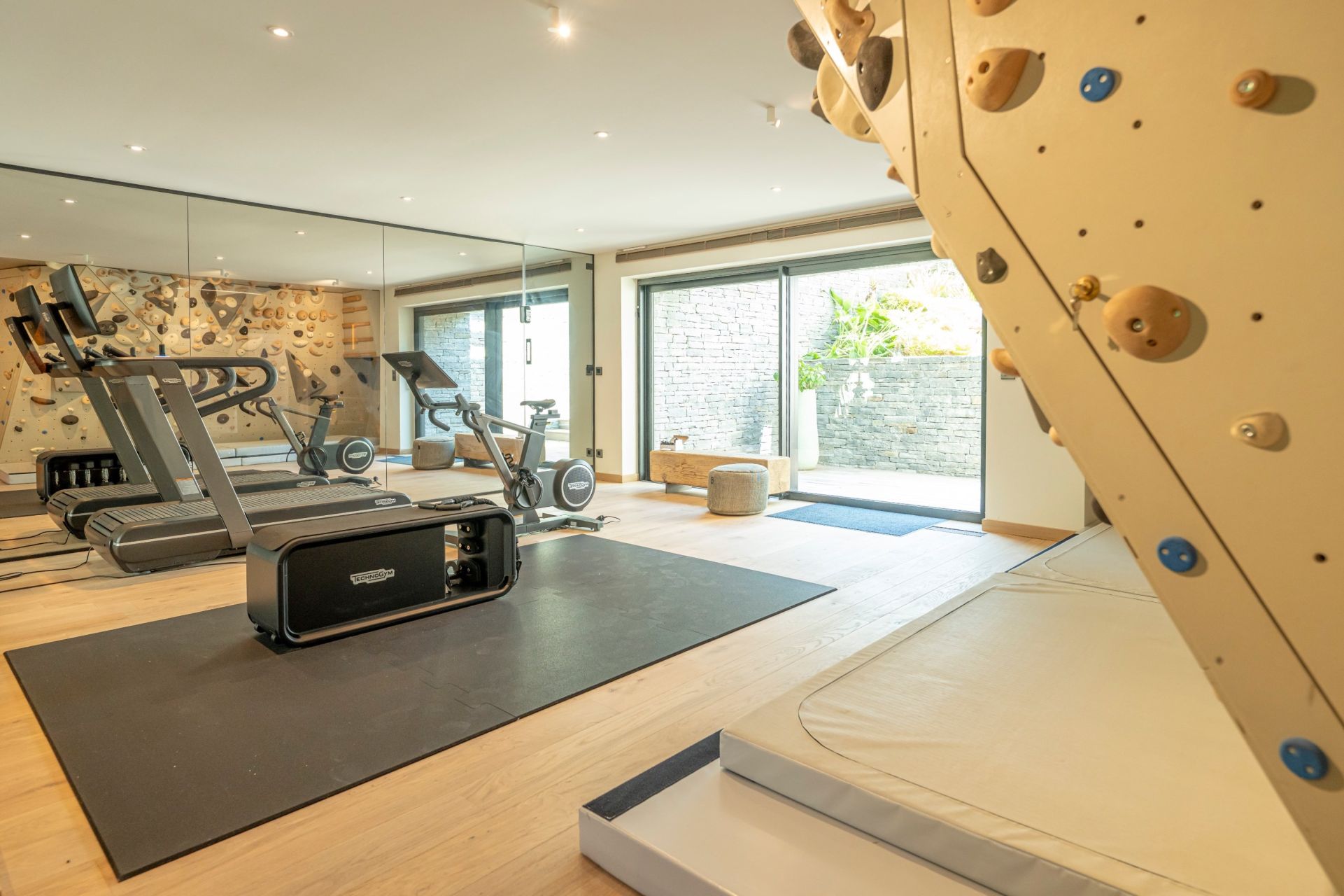villa de luxe 7 Pièces en location saisonnière sur PORTO VECCHIO (20137)
