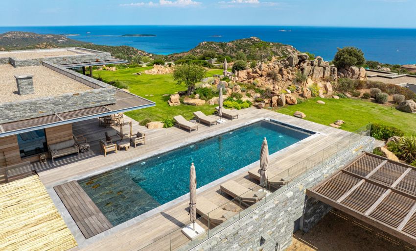 villa de luxe 7 Pièces en location saisonnière sur PORTO VECCHIO (20137)