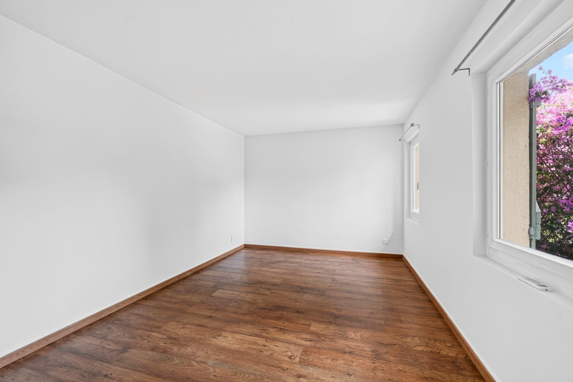luxury house 5 Rooms for rent on CASSIS (13260)