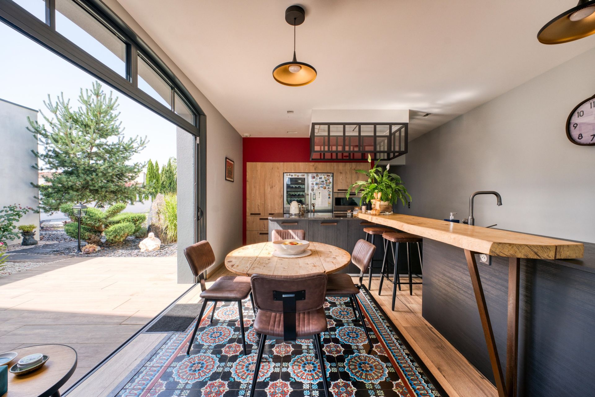 luxury house 10 Rooms for sale on LA ROCHELLE (17000)
