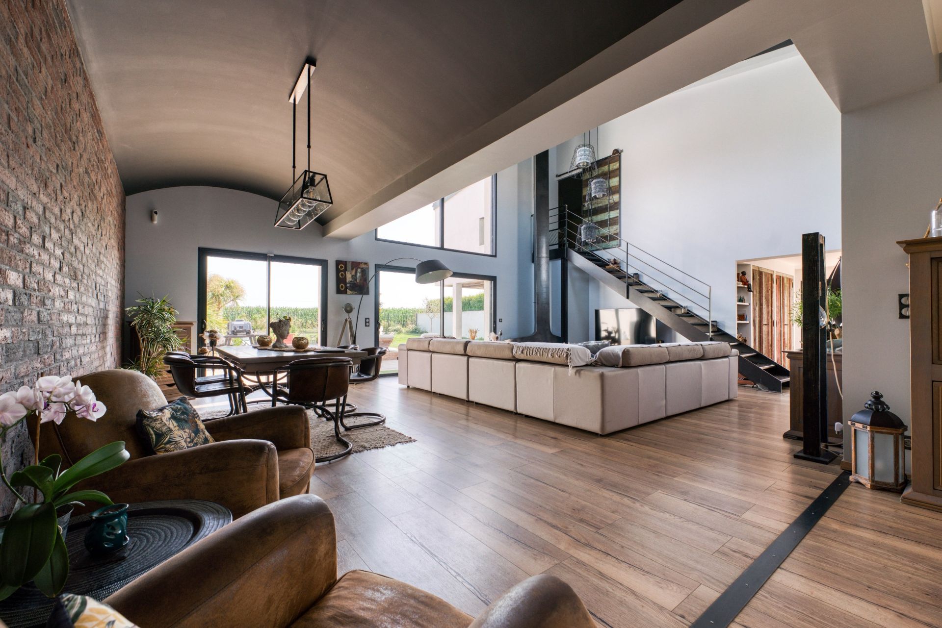 luxury house 10 Rooms for sale on LA ROCHELLE (17000)