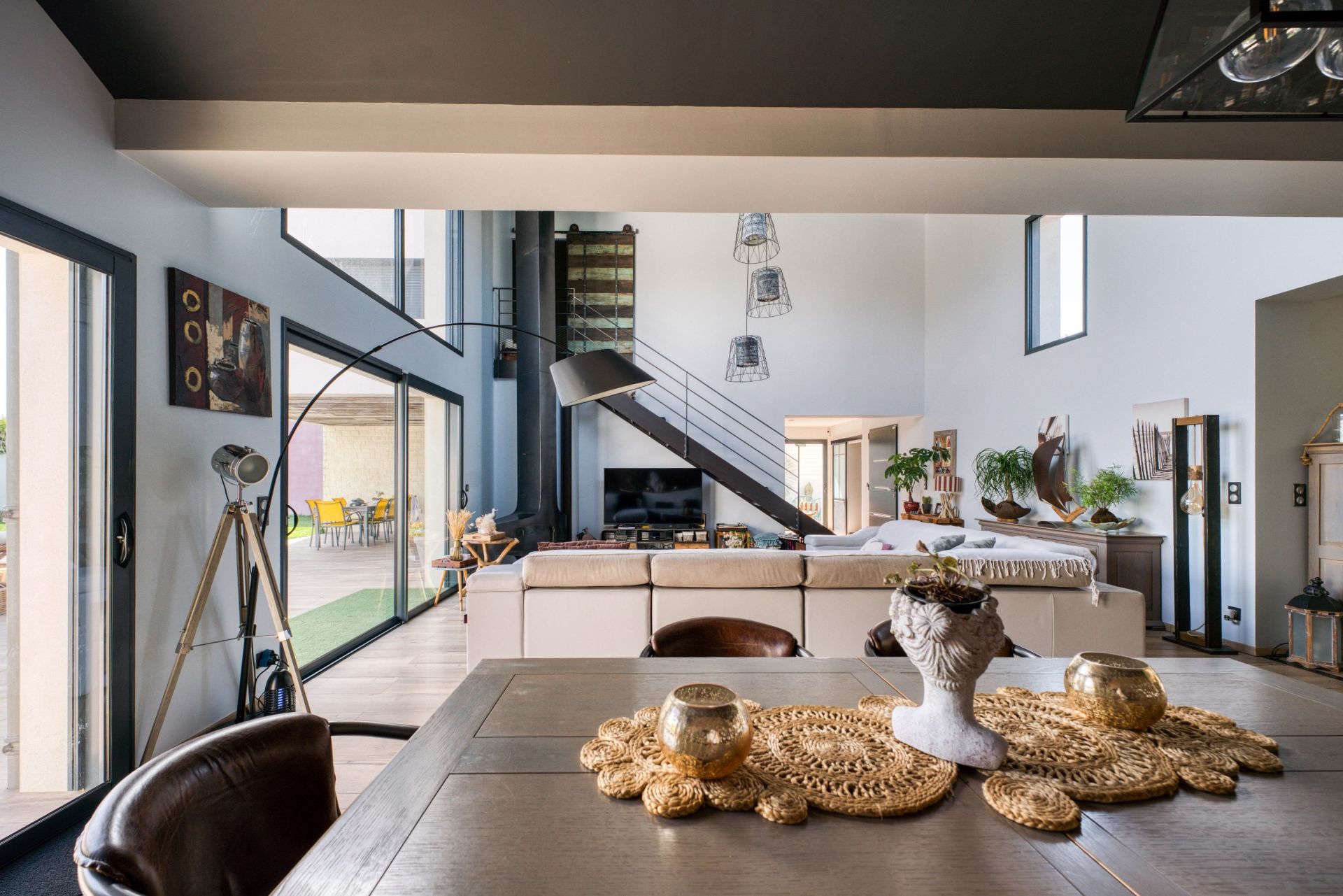 luxury house 10 Rooms for sale on LA ROCHELLE (17000)